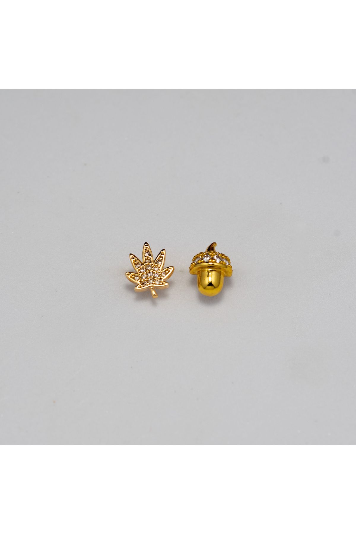 Piercing by Sever KOMBİN YAPRAK VE PALAMUT ÇELİK PIERCING… ALTIN/GOLD RENKLİ ve ŞEFFAF TAŞLI (TARGUS HELIX CONCH FLAT)