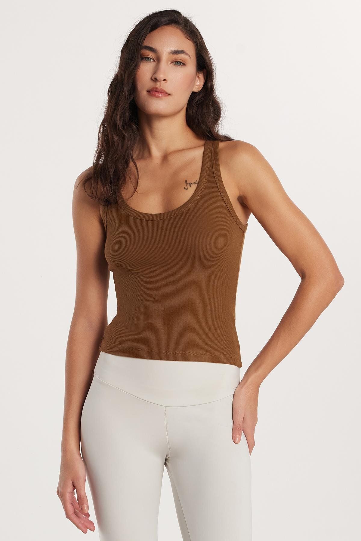 Tudors Kadın Slim Fit Dar Kesim Kalın Askılı Fitilli Görünümlü Basic Kahverengi Atlet