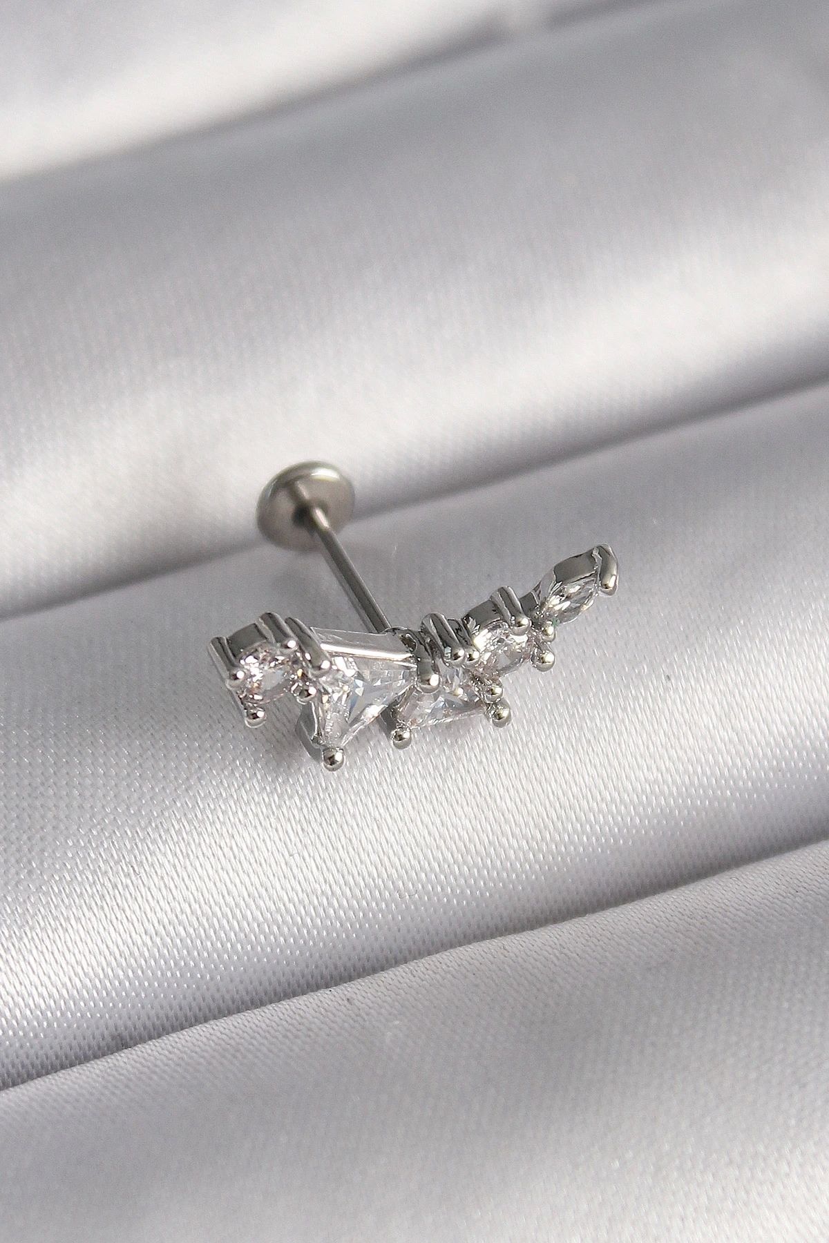 STOREMAX 316L Çelik Gümüş Renk Zirkon Taşlı Tragus Piercing