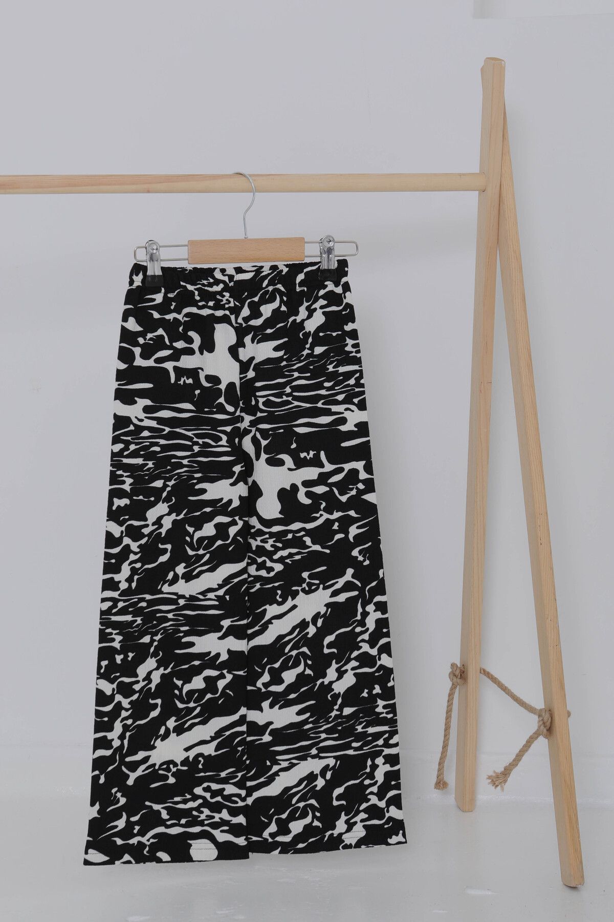 TOFİSA Kız Çocuk Beyaz Leopar Desenli Pijama Altı - 27051