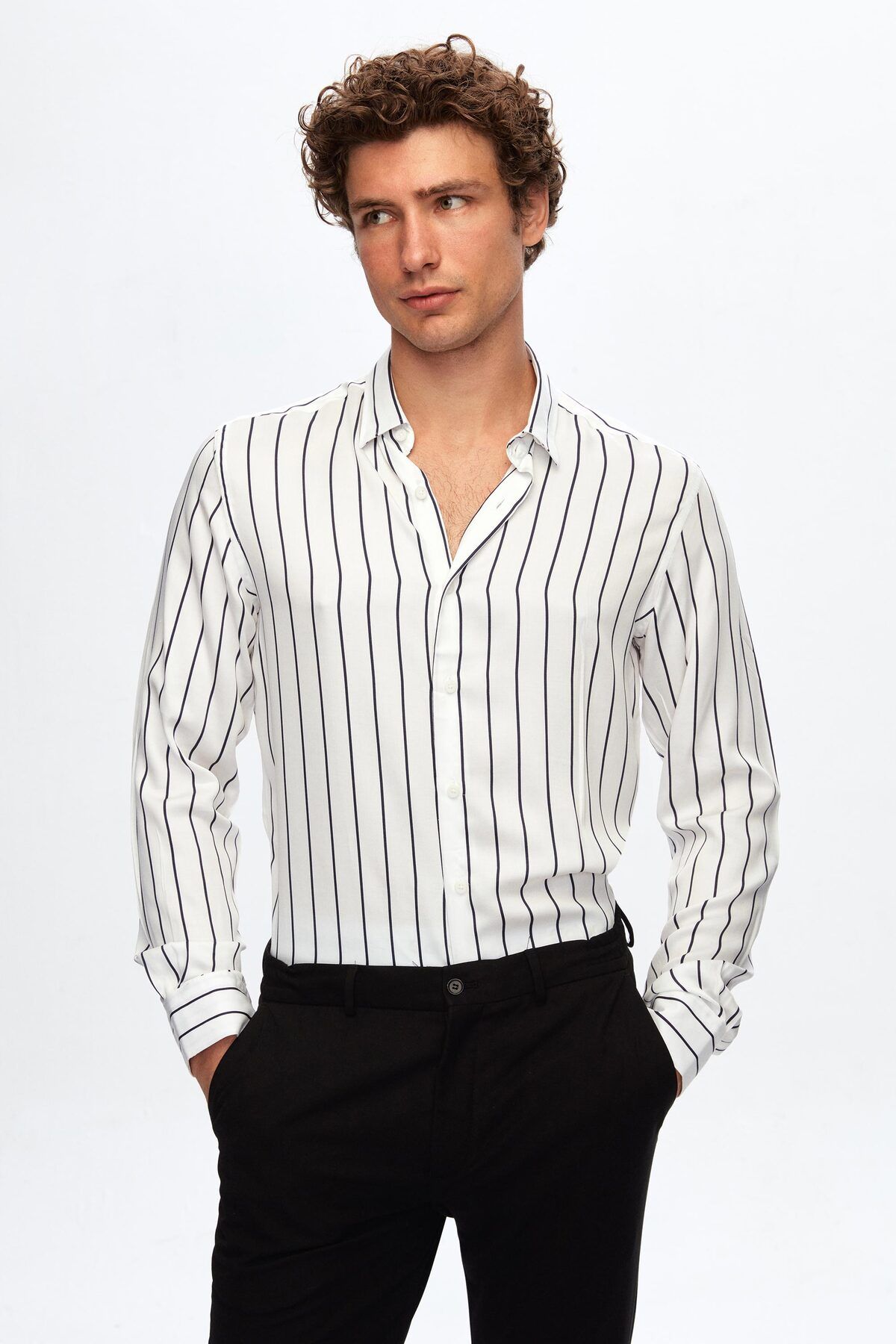 Twn Slim Fit Beyaz Çizgi Baskılı Gömlek