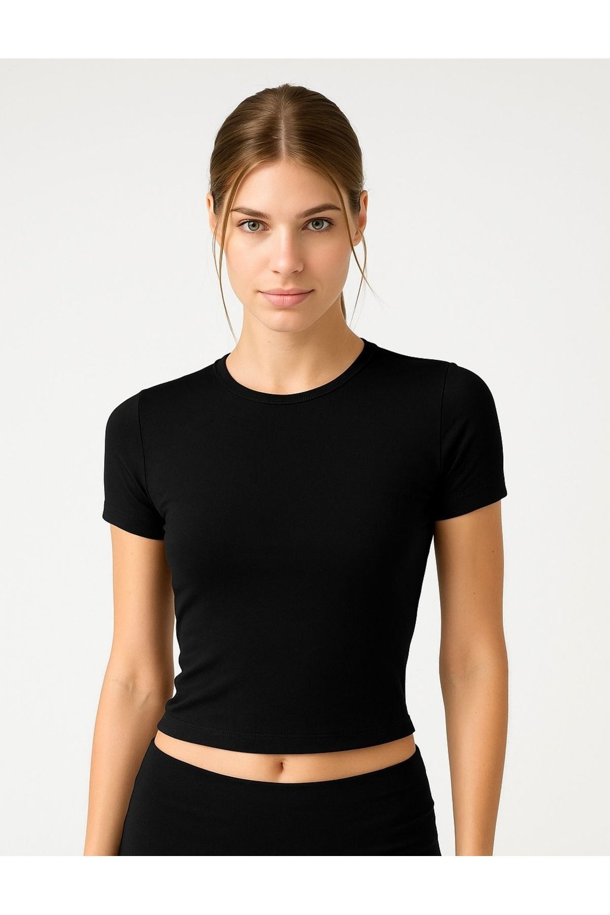 NATUFIAN STORE Kadın Siyah Bedene Oturan Tişört Short Fitted