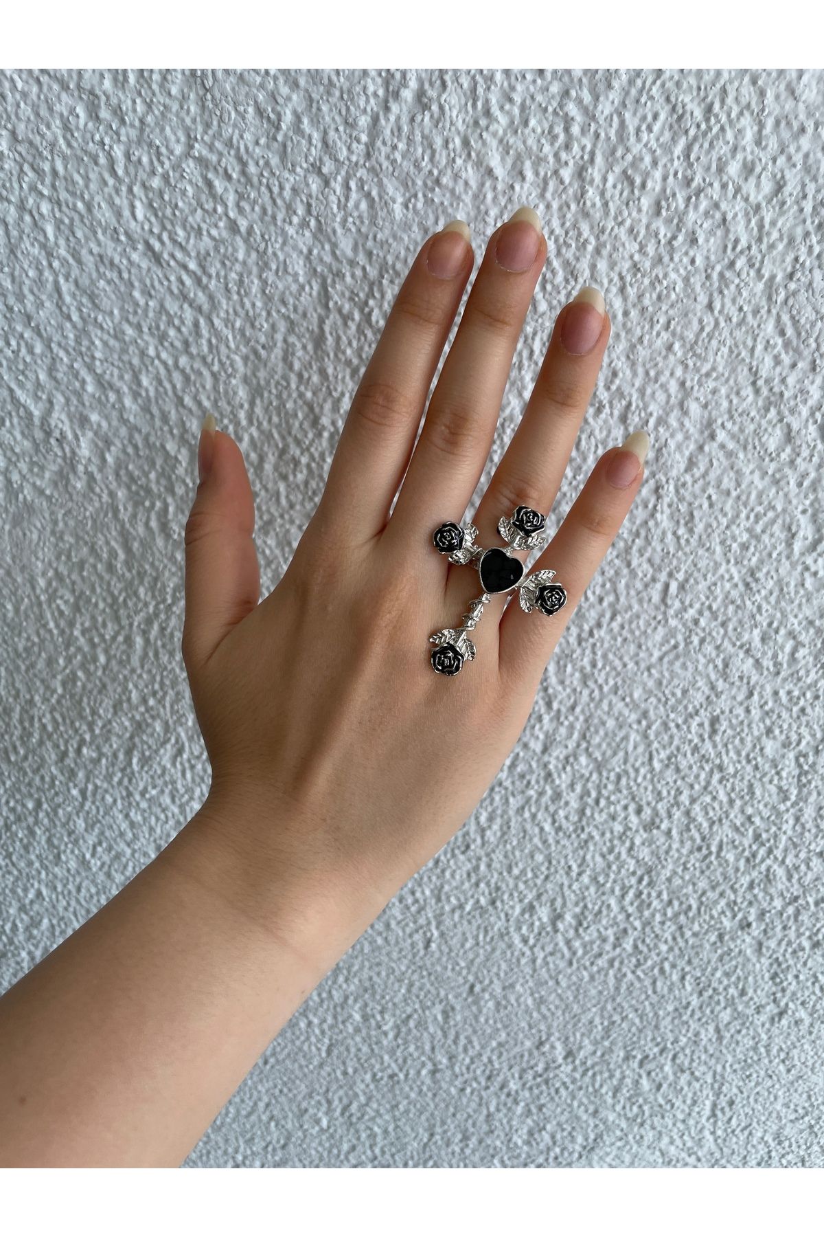 Home Siyah Haç ve Güller Ayarlanabilir Gotik Yüzük