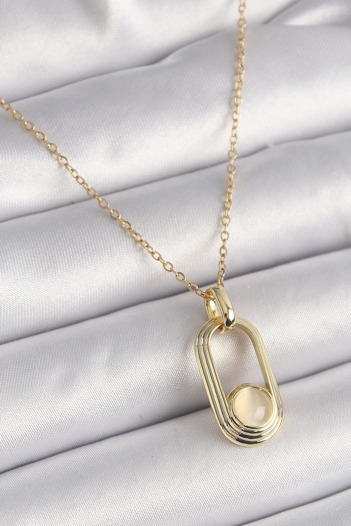 STOREMAX 316L Çelik Zincir Gold Renk Beyaz Kedi Göz Model Kadın Kolye