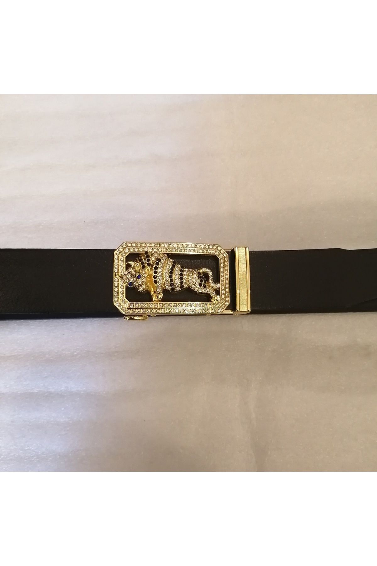 Butik Tülin Unisex el yapımı hakiki dana derisi siyah altın kesme parlak kristal taşlı boğa otomatik toka kemer