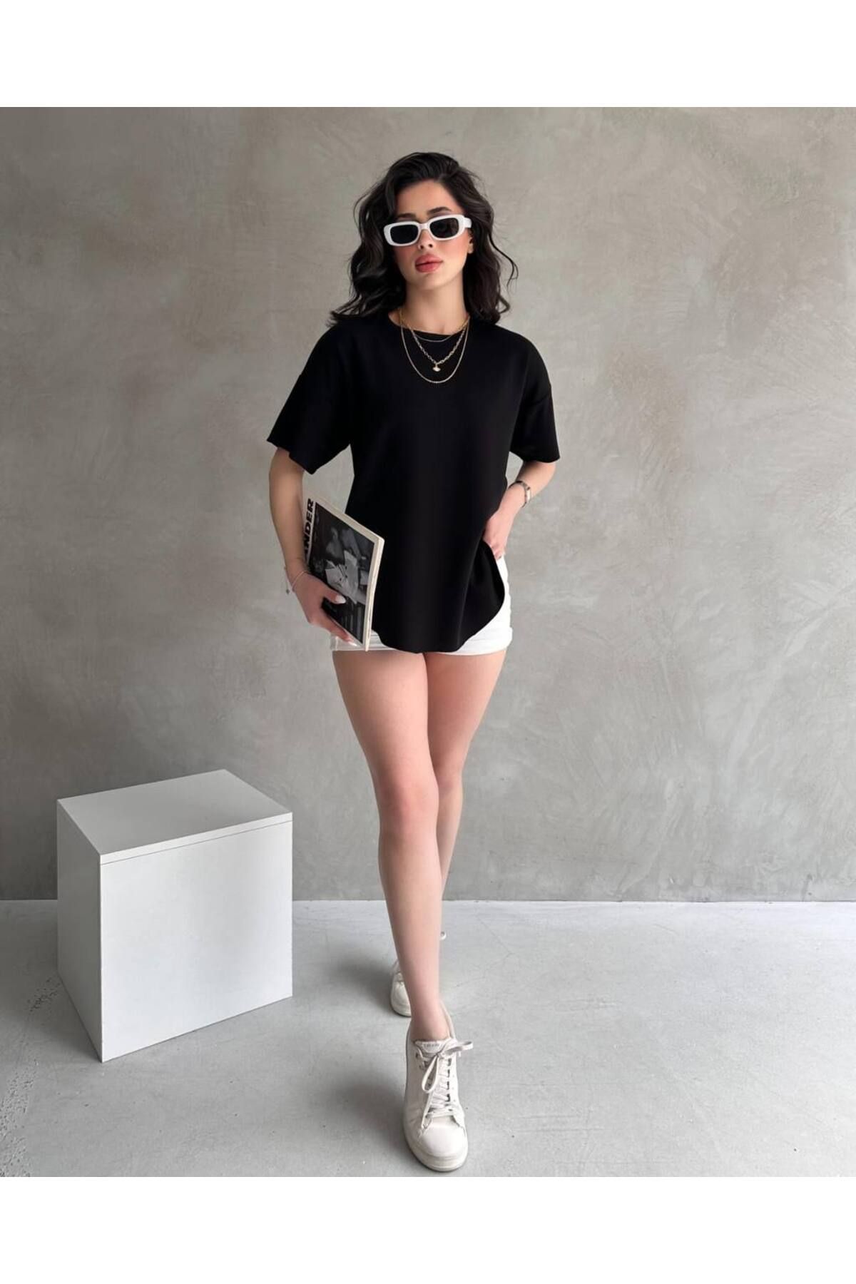 MODA Kadın Modal Kumaş Yandan Yırtmaçlı Oversize Kısa Kol Tişört