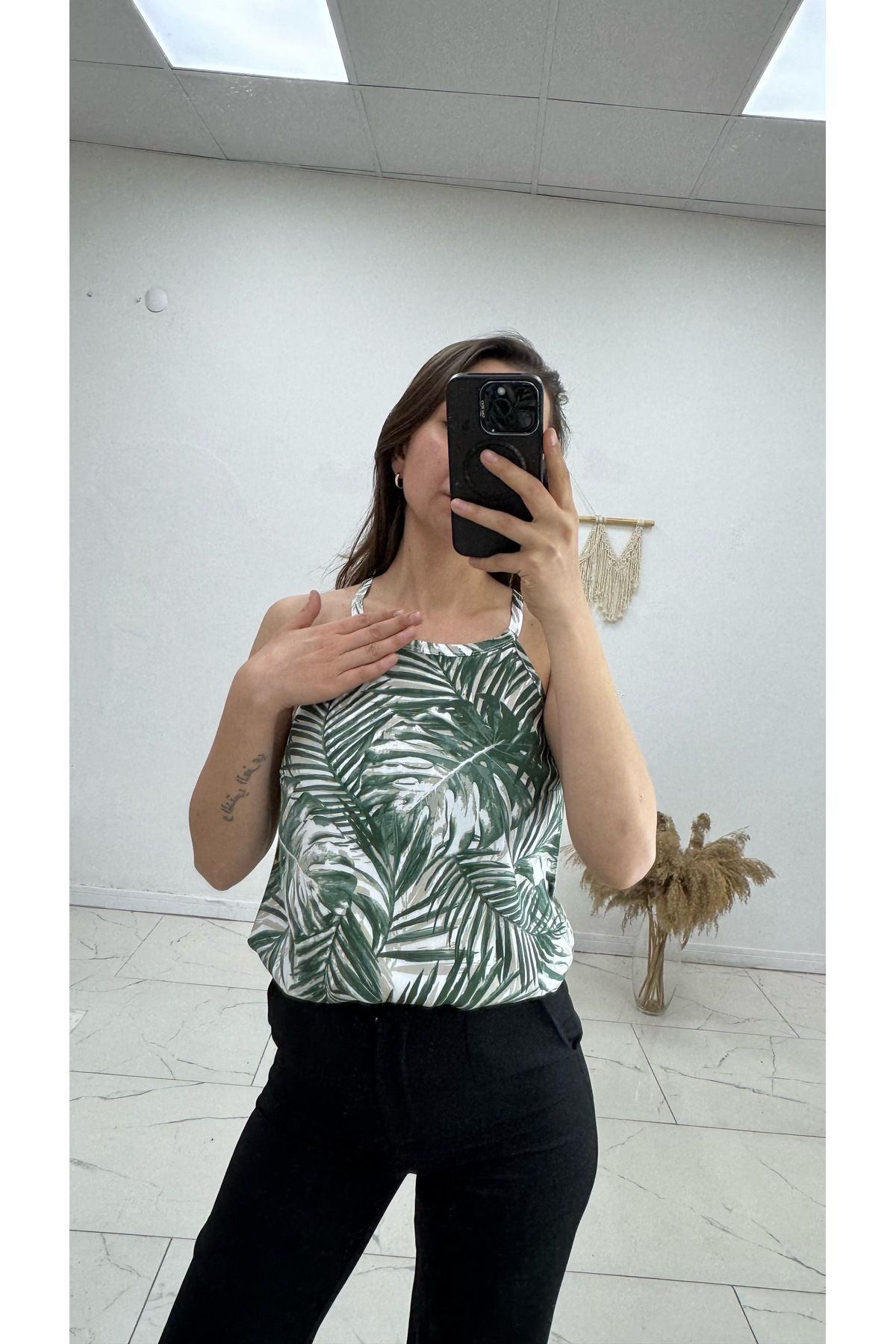TEXTURA Şık Halter Yaka Bluz - Dokuma Kumaş - Modern ve Rahat Kesim