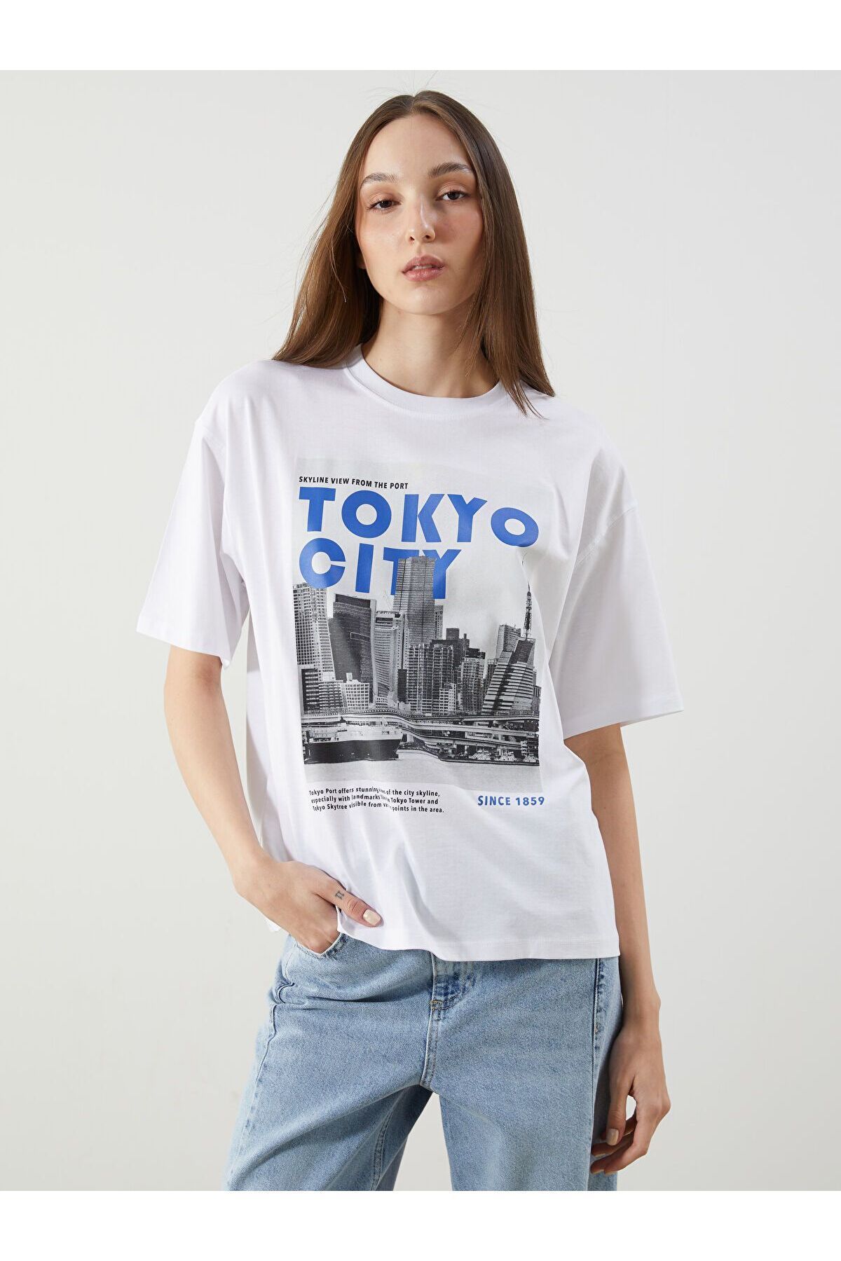 LC Waikiki Bisiklet Yaka Tokyo Baskılı Oversize Kadın Tişört