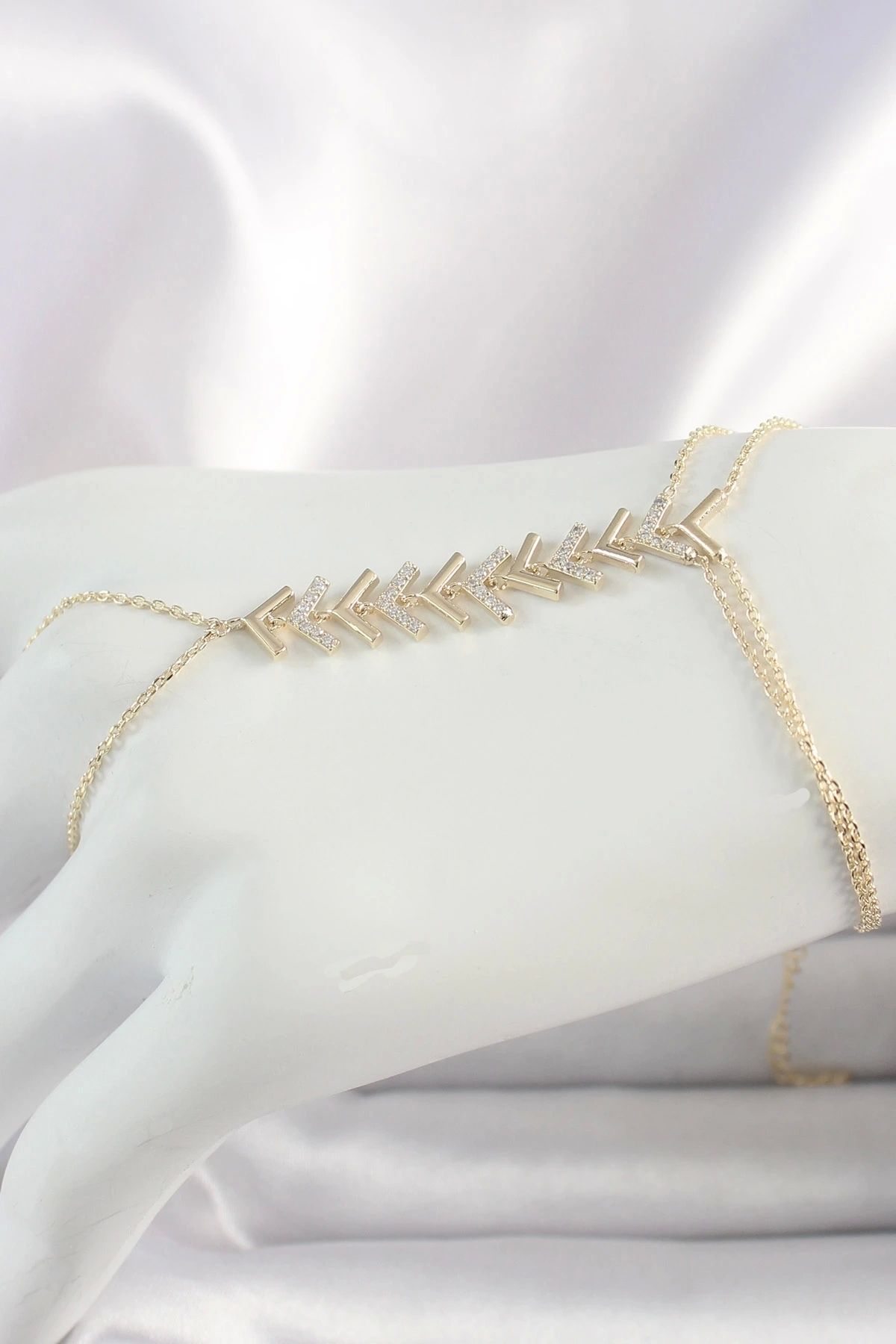 STOREMAX Pirinç Gold Renk Zirkon Taşlı V Model Kadın Şahmeran