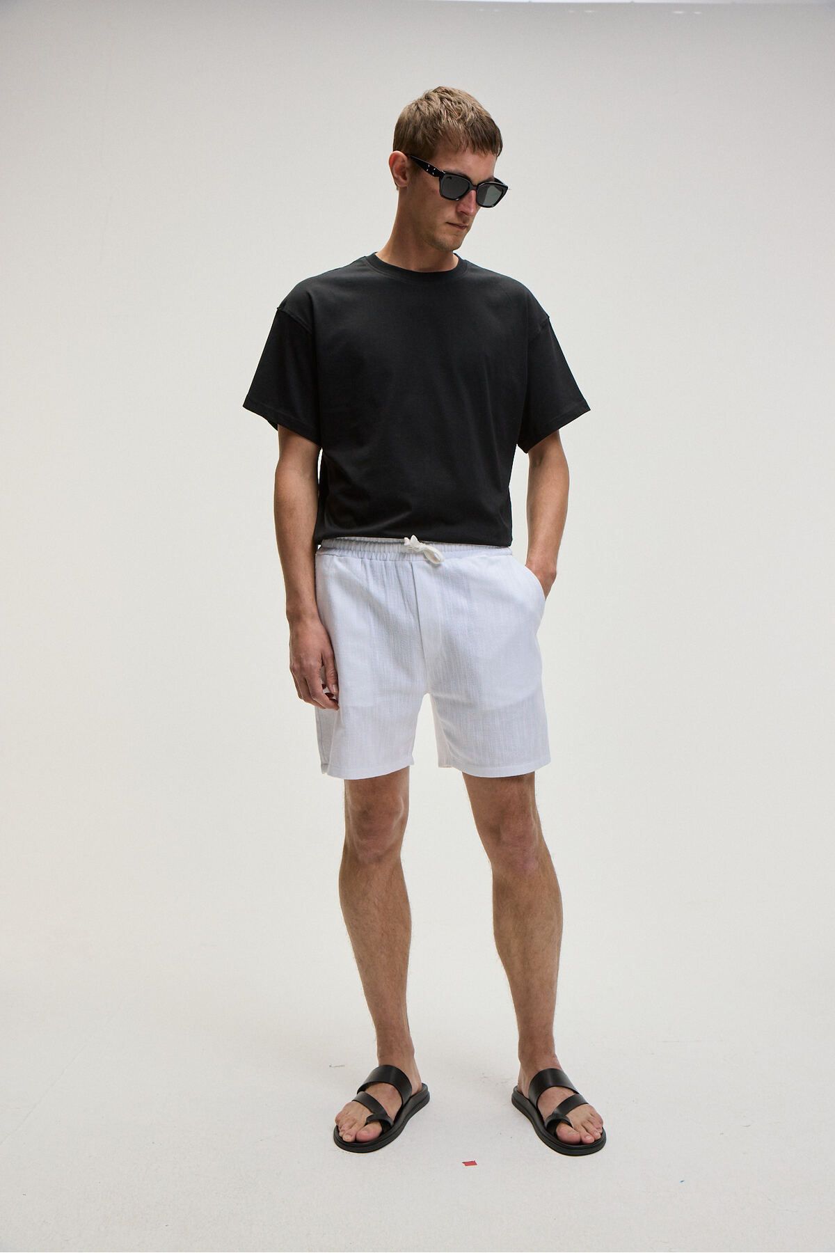GRIMELANGE LEYTON Erkek Relaxed Fit Çift Cepli Beli Lastikli Keten Karışımlı Dokuma Beyaz Şort & Bermuda