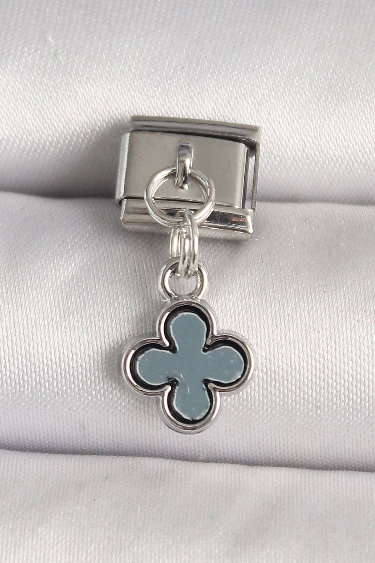 STOREMAX 316L Çelik Gümüş Renk Lacivert Mineli Yonca Model Nomination Charm