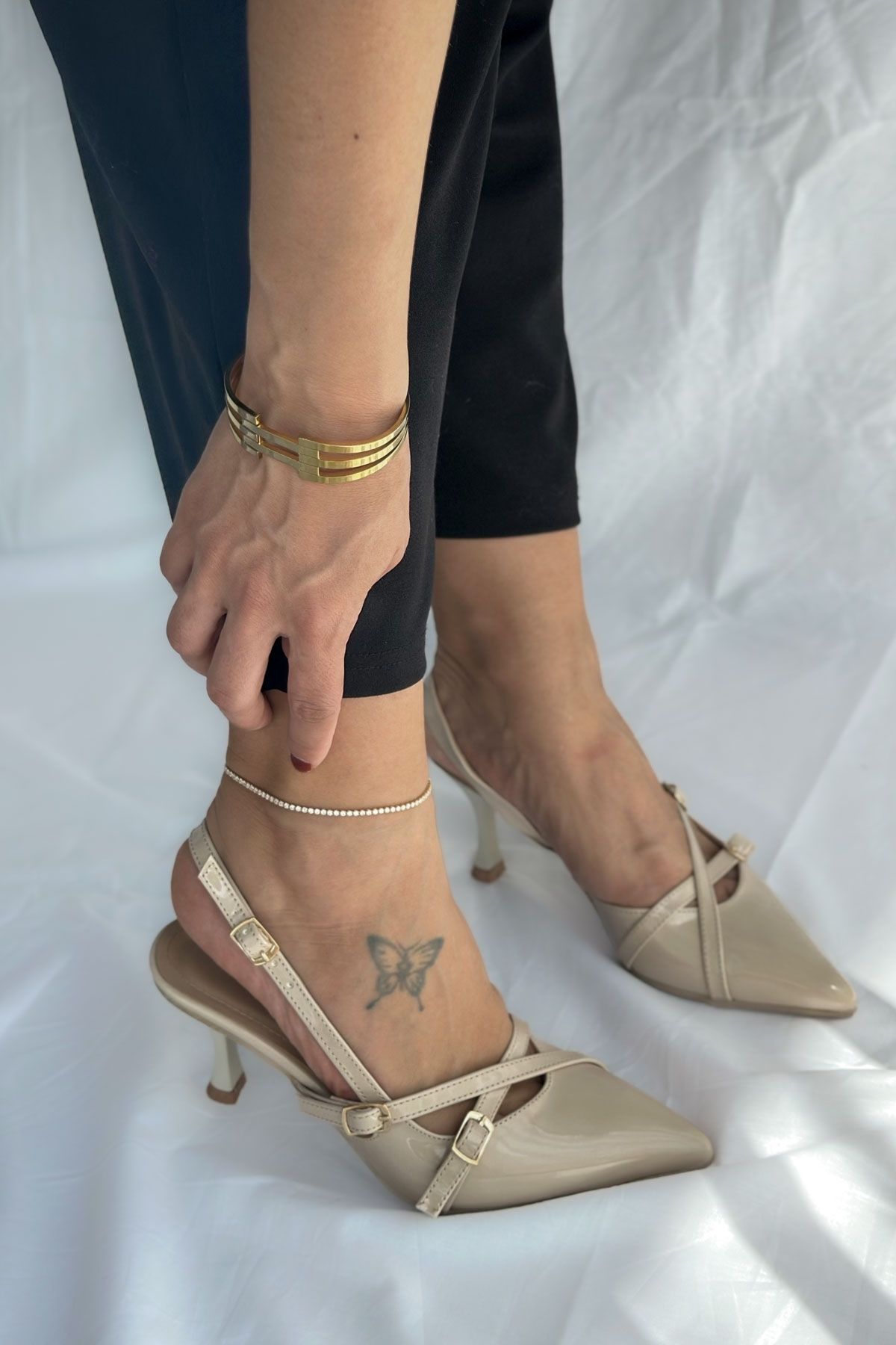 Shoebutik Theressa Bej Rugan Çift Bant Detay Kadın Topuklu Ayakkabı