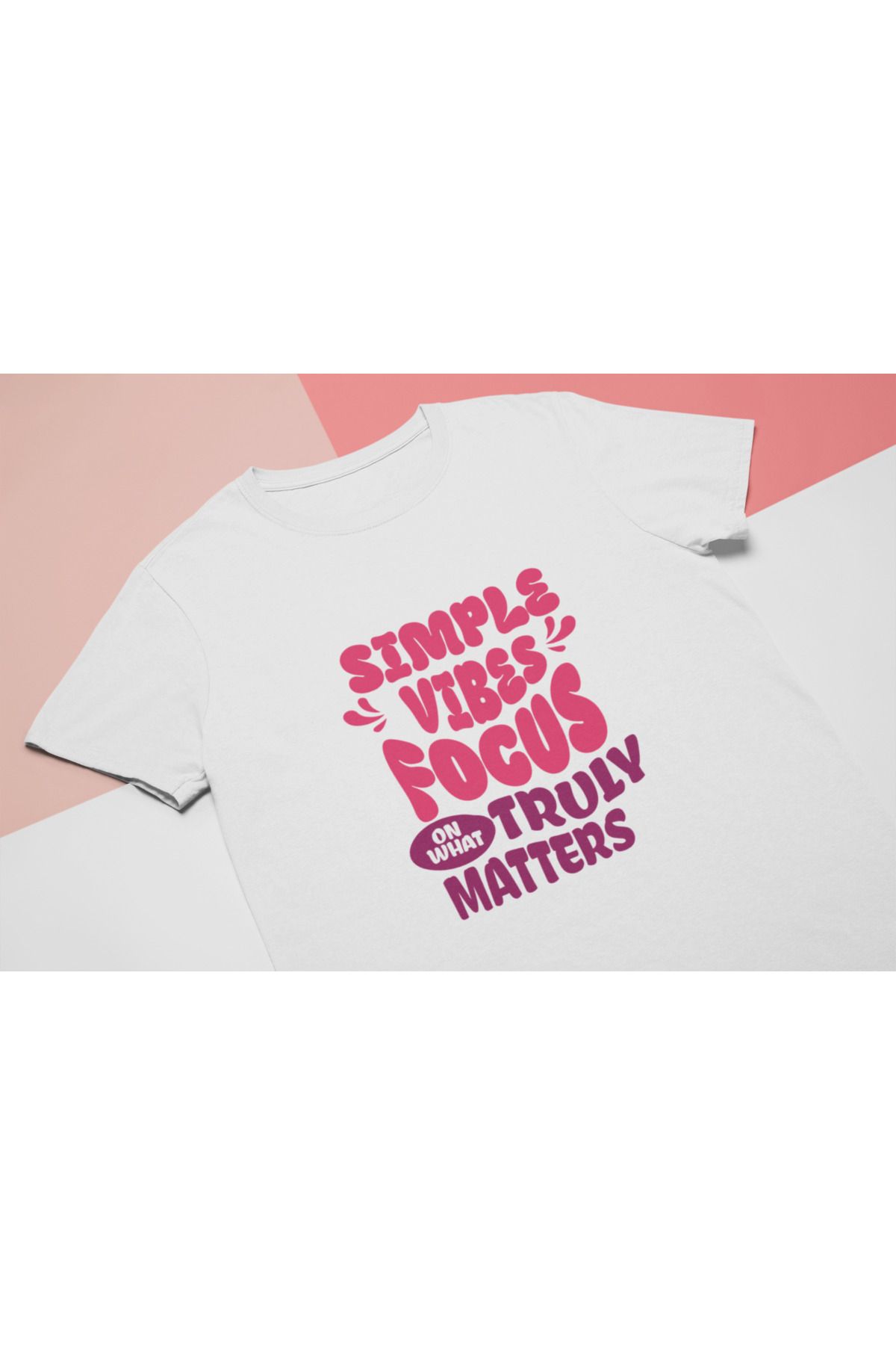 MAGORS SIMPLE VIBES FOCUS BASKILI STANDART KALIP BİSİKLET YAKA PAMUKLU KADIN VE ÇOCUK TİŞÖRT