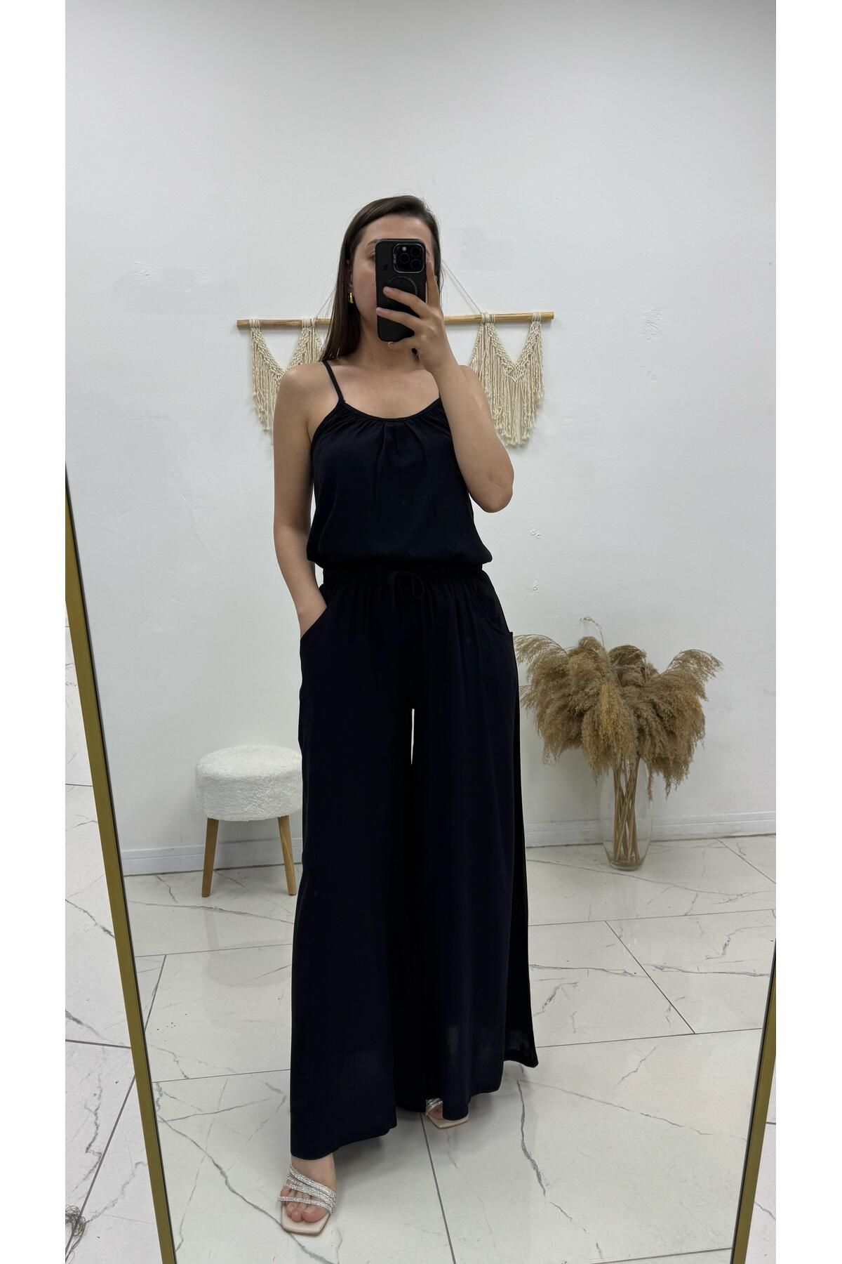 VOGUEMET ✅ Alt Üst Takım – Cepli Bol Paça Pantolon, İp Askılı Büzgülü Bluz, Konforlu Tasarım
