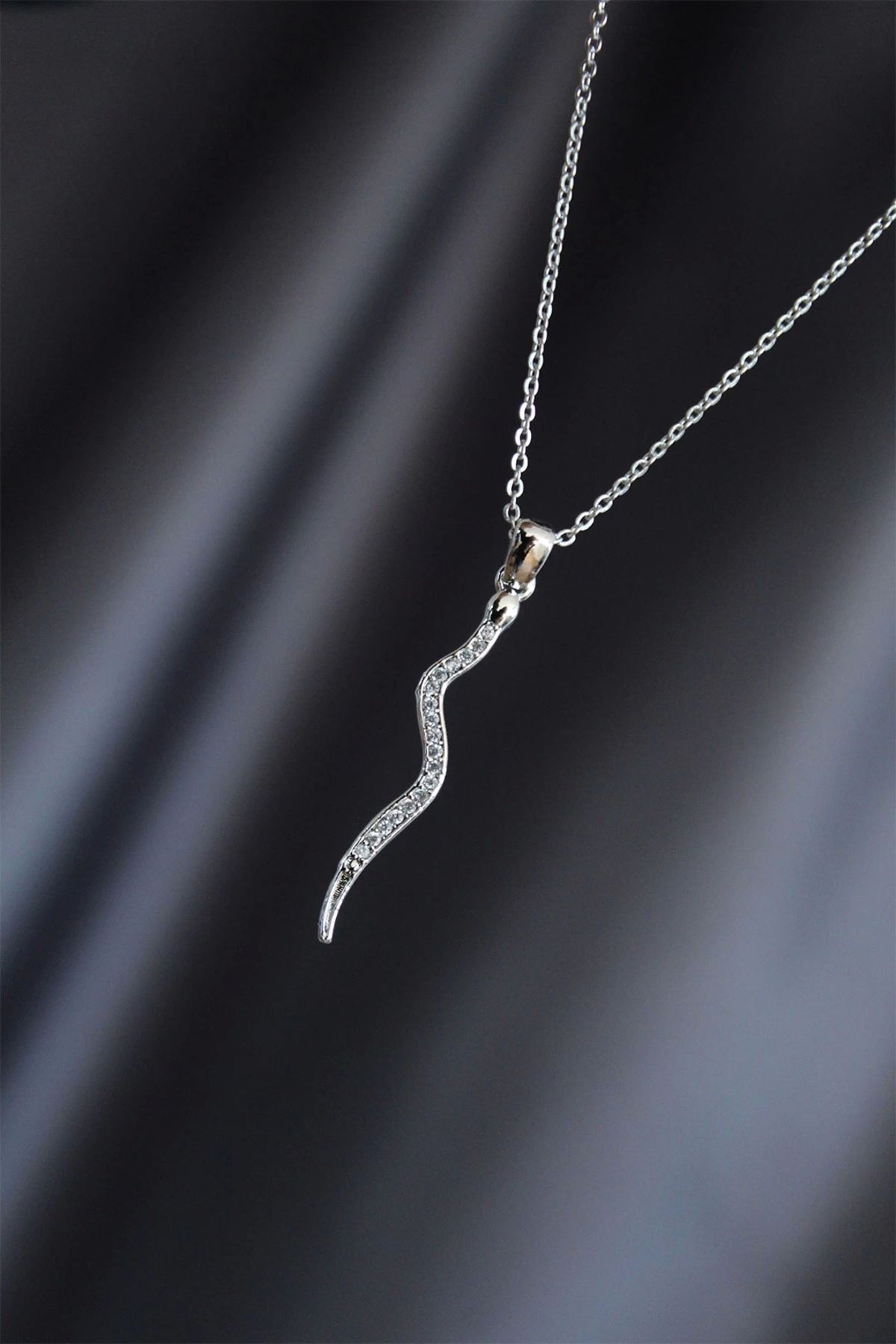 Clariss Silver Renk Metal Zirkon Taşlı Şimşek Kolye