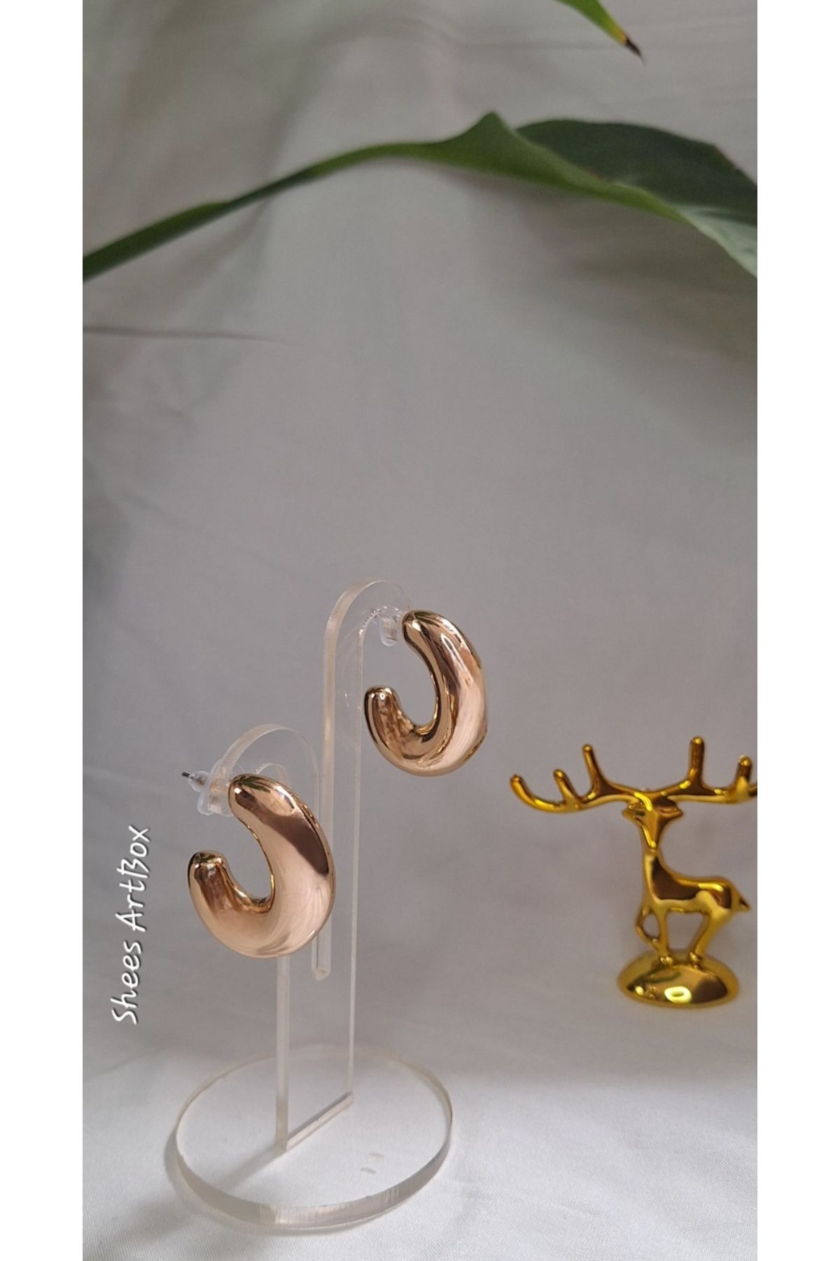 Tasarım Gold Pirinç Bombeli Oval Kadın Küpe