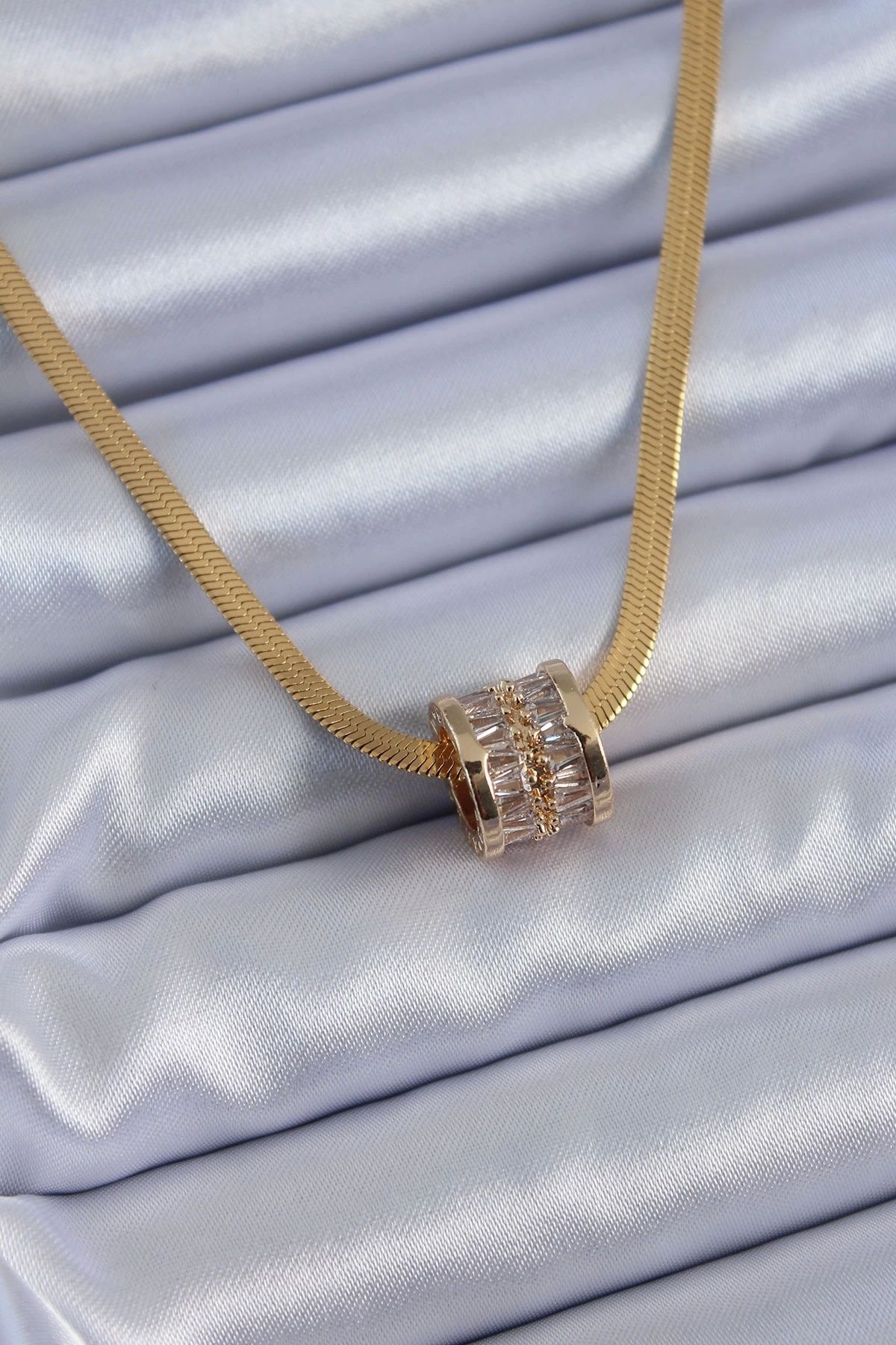 Clariss 316L Çelik Gold Renk İtalyan Zincir Model Zirkon Taşlı Kadın Kolye