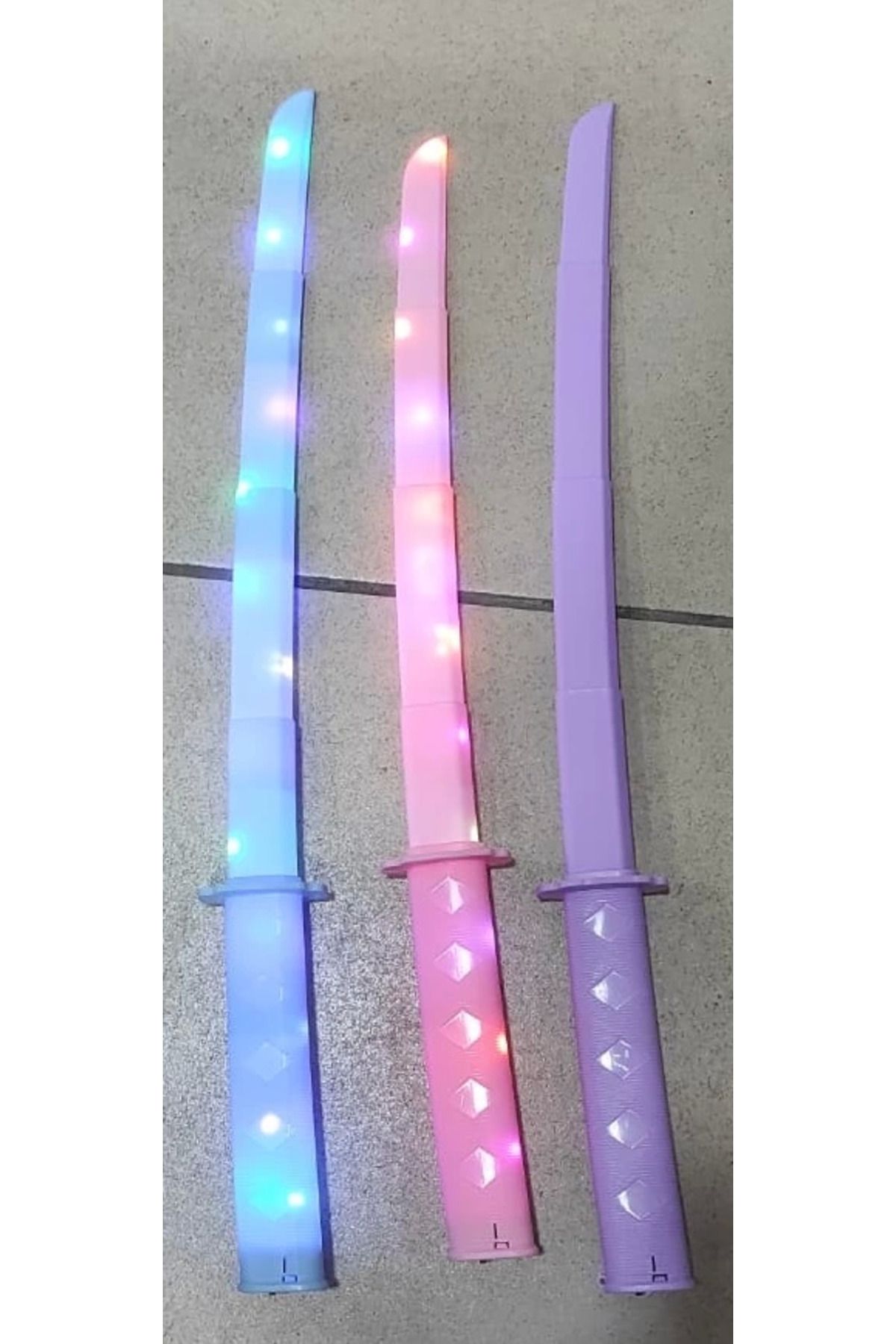 gnsstore IŞIKLI UZAYAN KILIÇ 70 CM