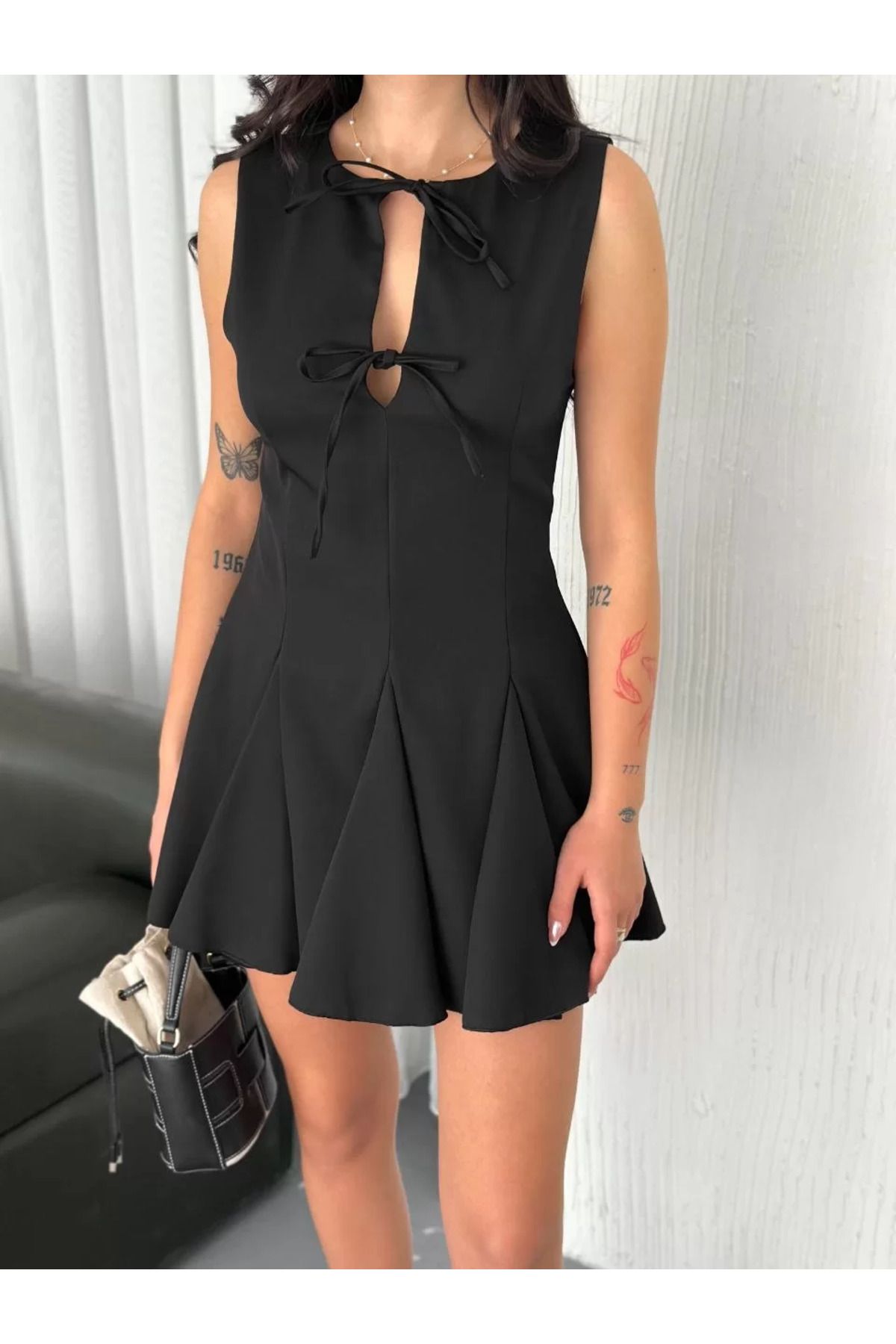 REKA MODA Göğüs Bağlamalı Kolsuz Mini Boy Elbise - Siyah
