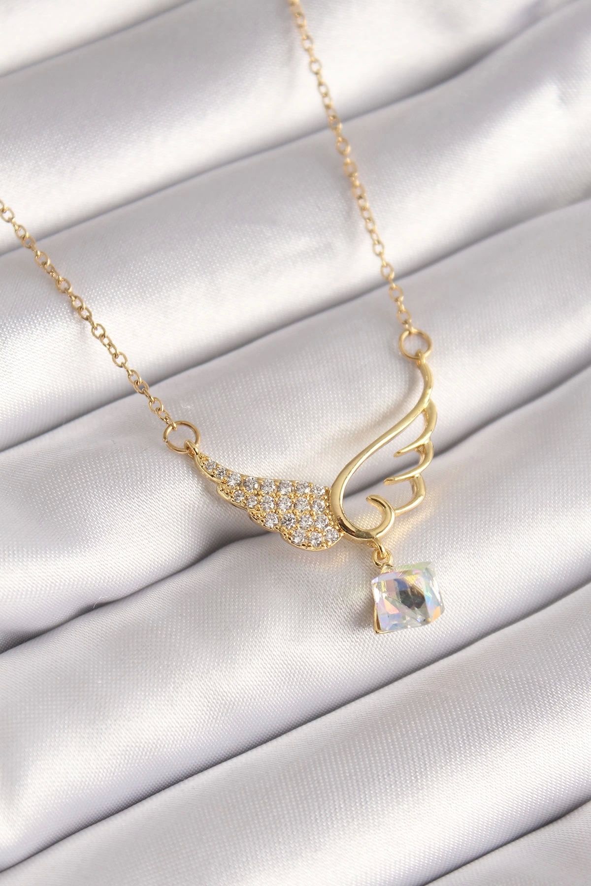 Clariss 316L Çelik Gold Renk Zincir Zirkon Taşlı Kanat Model Sallantı Zirkon Taş Detay Kadın Kolye