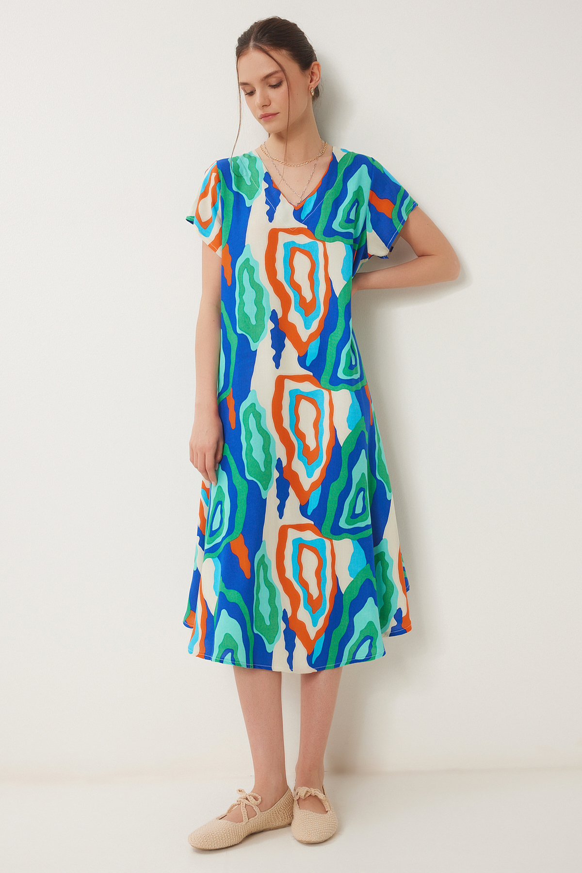  Happiness ?stanbul Kad?n Mavi Ye?il Desenli Yazl?k Midi Elbise