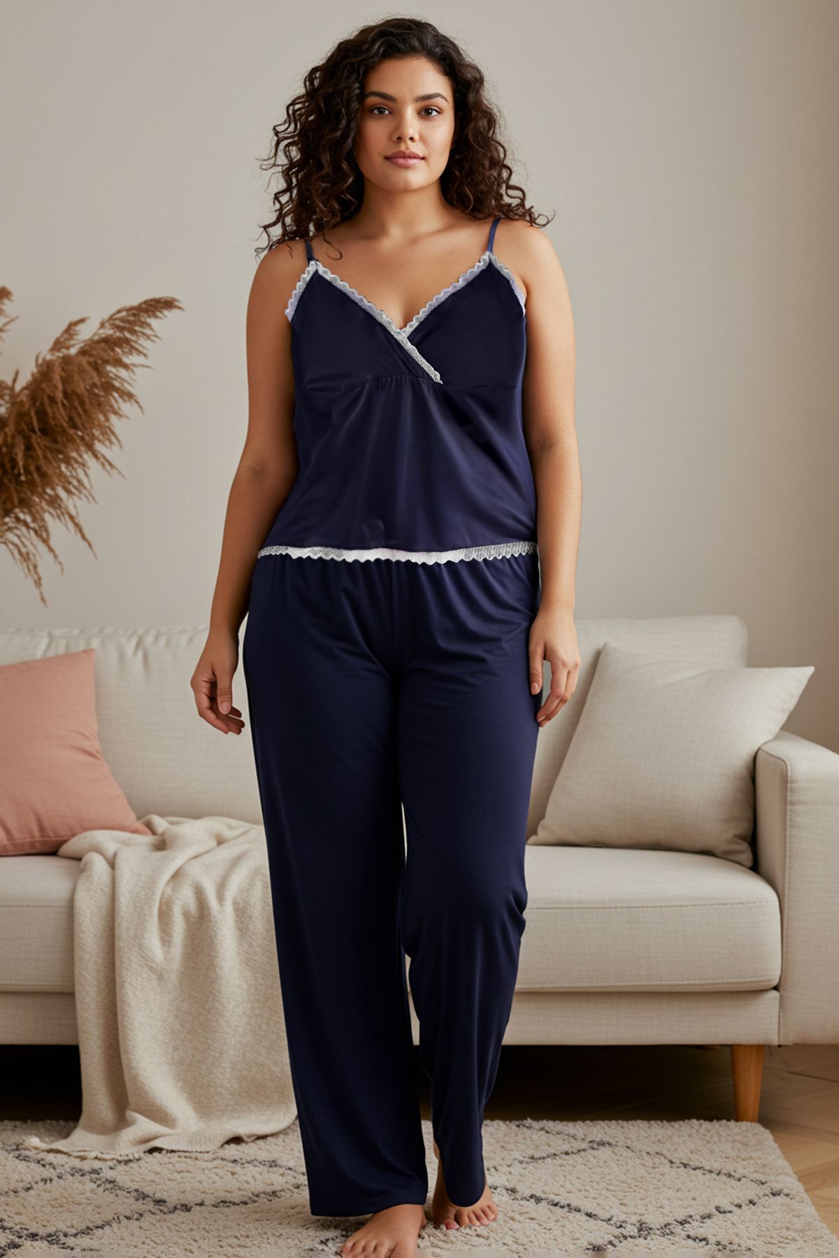 Trendyol Curve Granatowy Komplet Piżamowy Z Koronki Wiskozy Z Dekoltem W Serek Tbbss25ai00042 Kobieta - 2XL