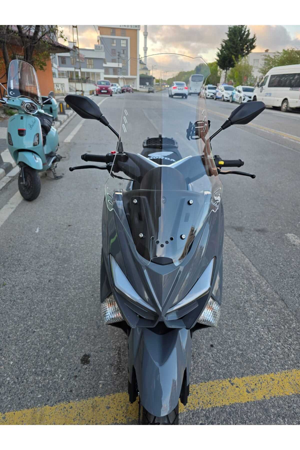 Revolt RSX4 Siperlik Ön Cam 2022-2025 Model 75cm Şeffaf Renkli 4mm ORTA BOYLU