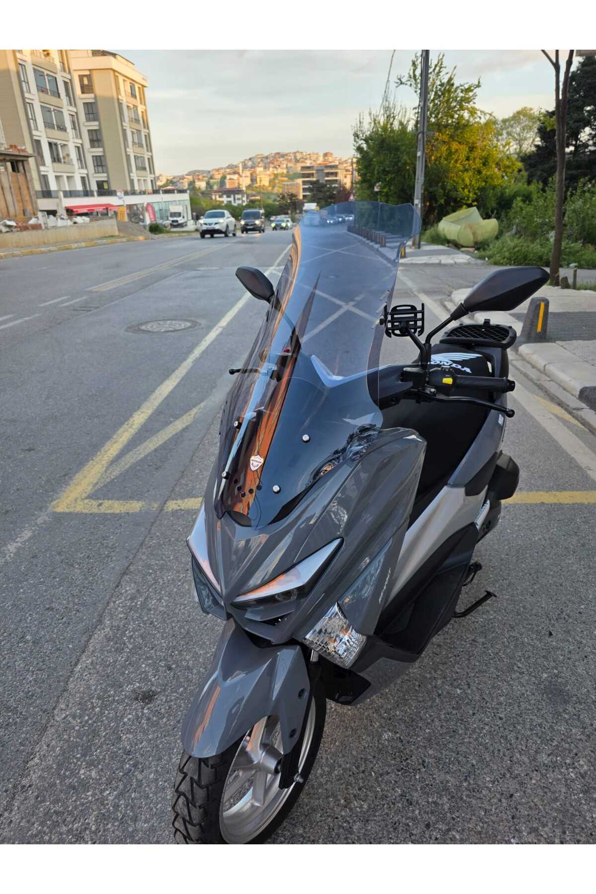 Revolt RSX4 Siperlik Ön Cam 2022-2025 Model 75cm Füme Renkli 4mm ORTA BOYLU
