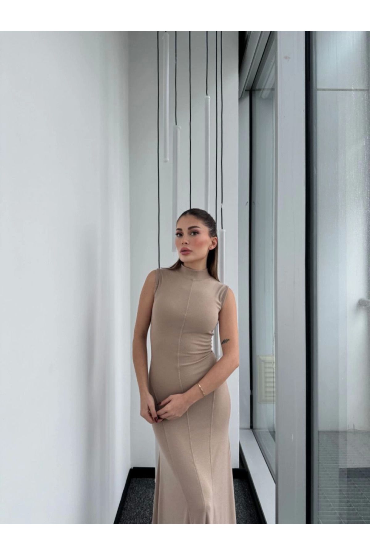 velmorafashion Kolsuz Yarım Bogazlı Uzun Elbise- Bej