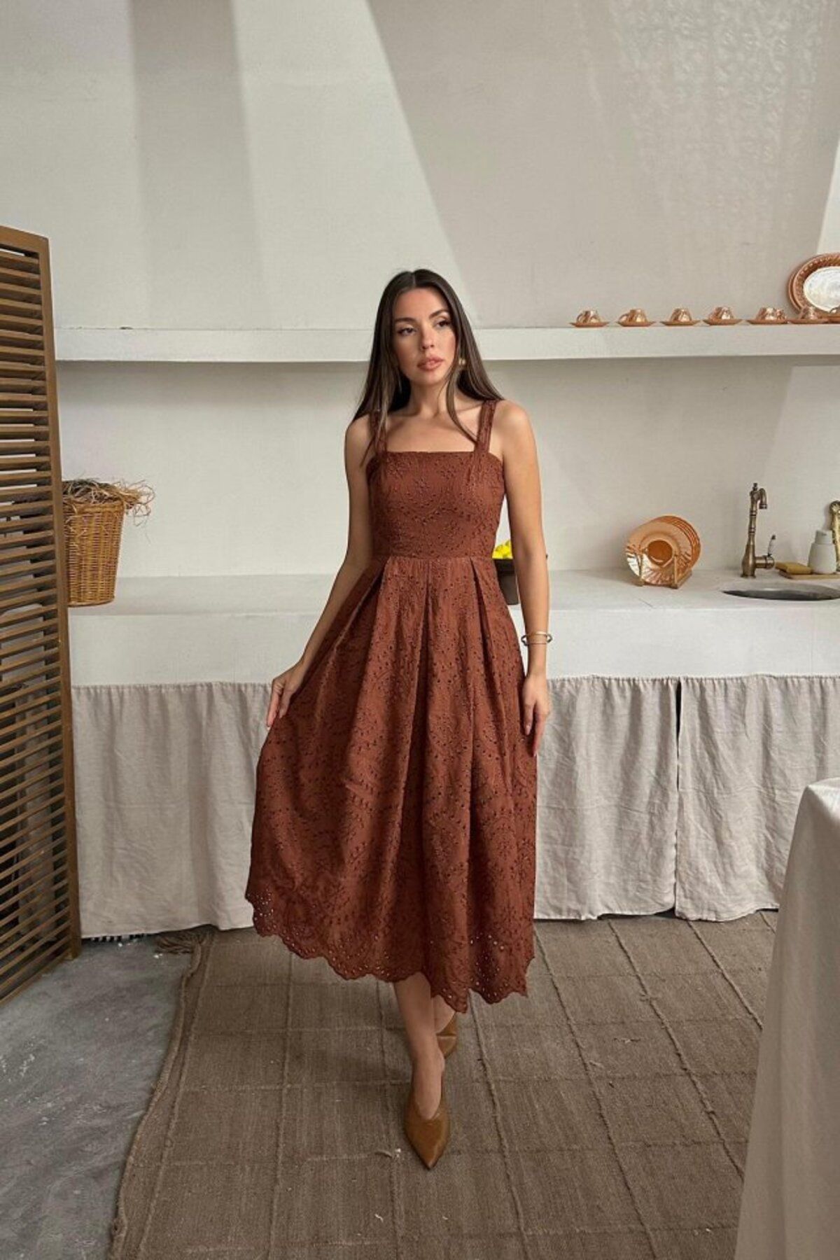 velmorafashion Kahverengi Askılı Aparatlı Brode Elbise
