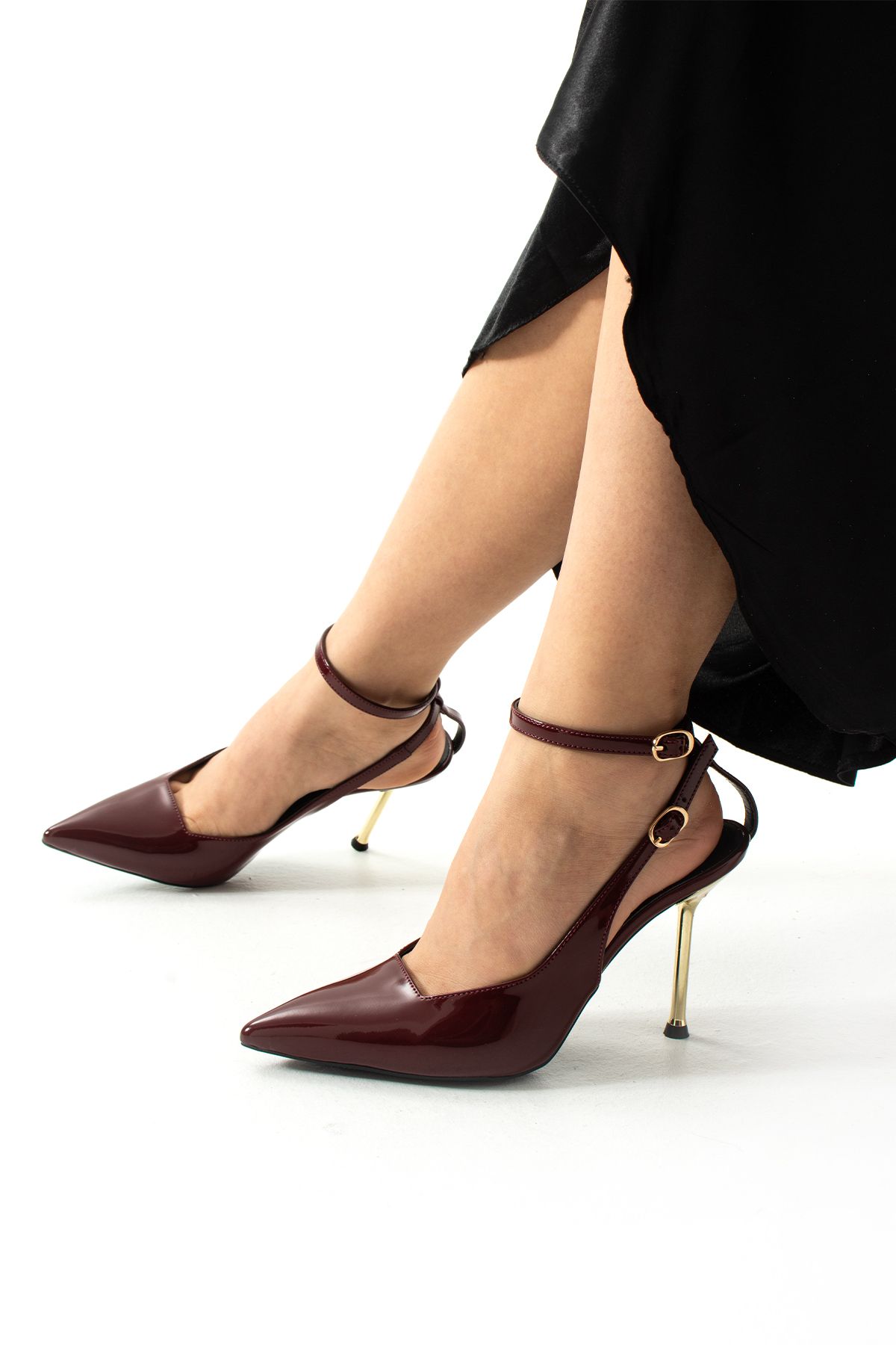 Güllü Shoes Bordo Rugan Stiletto Kadın Ayakkabı, Altın Topuklu, Bilekten Bağlı Tokalı, Sivri Burun, Şık Stiletto