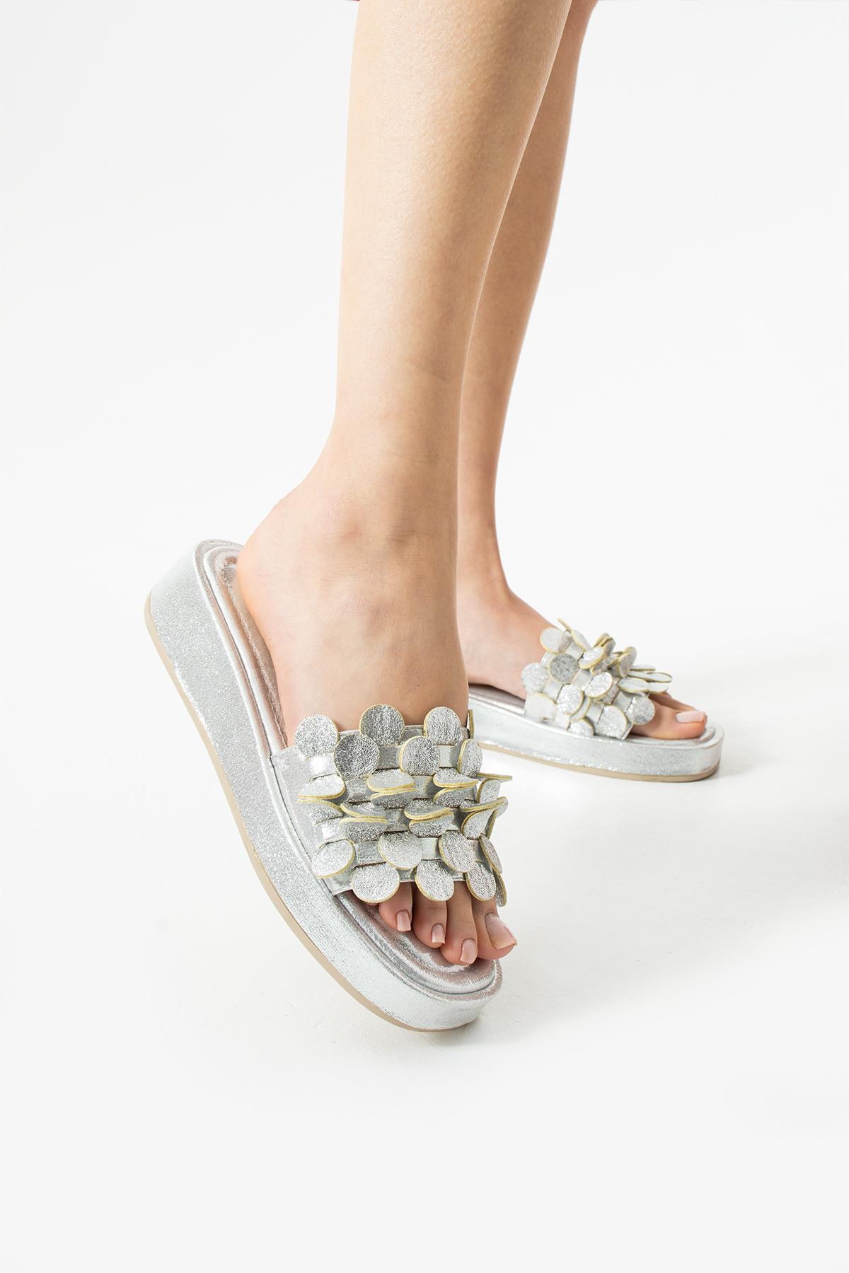 diclepolat-Women's Tassel Detailed 4cm Thick Sole Slippers Silver Barly 4