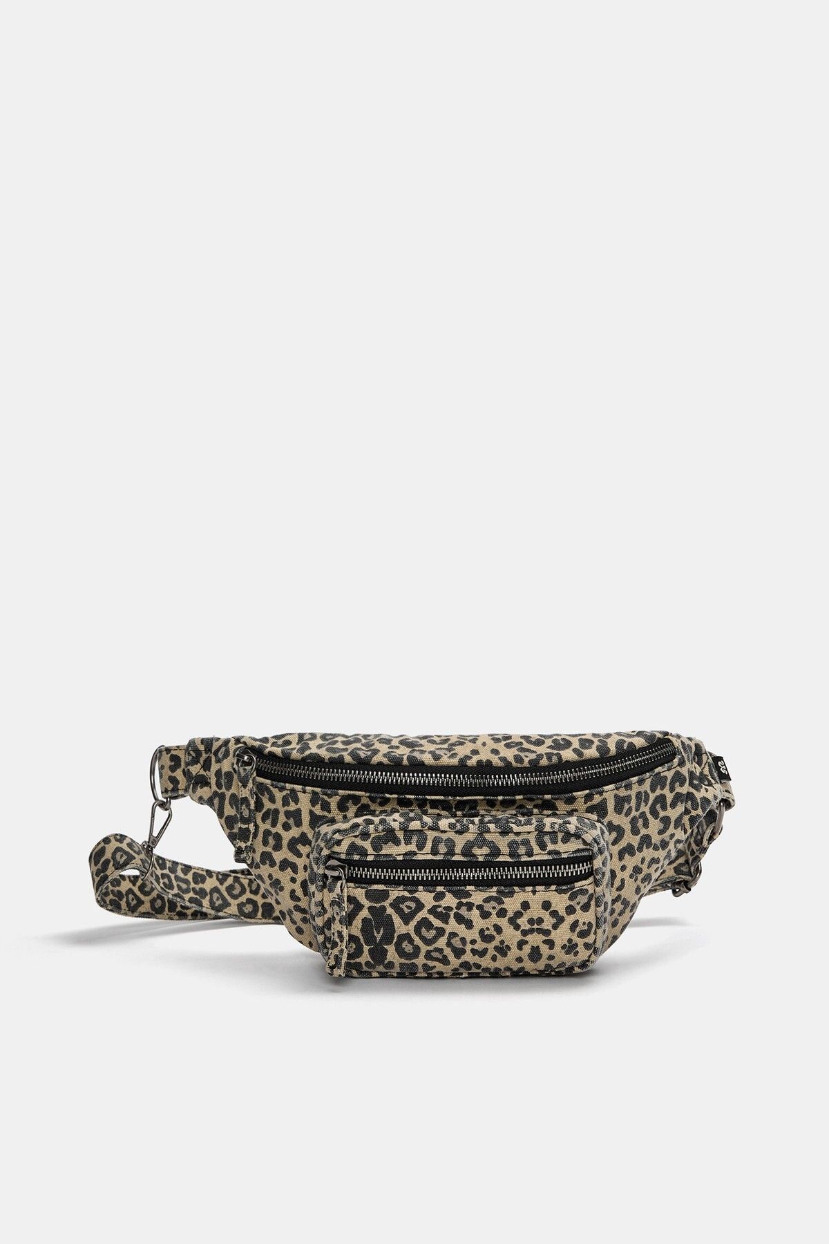 Pull & Bear Leopar desenli bel çantası