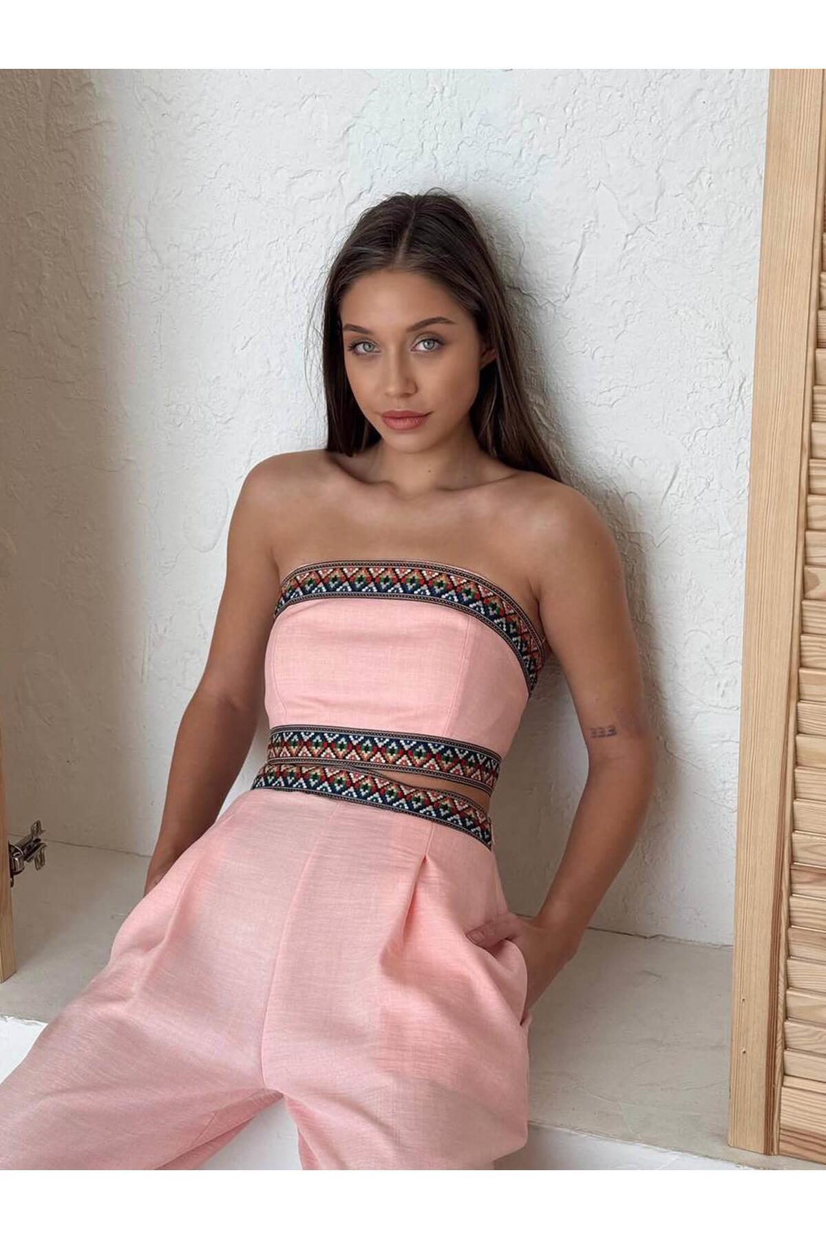 Coral-Embroidered Suit with Lace-Up Strapless Blouse Powder 5
