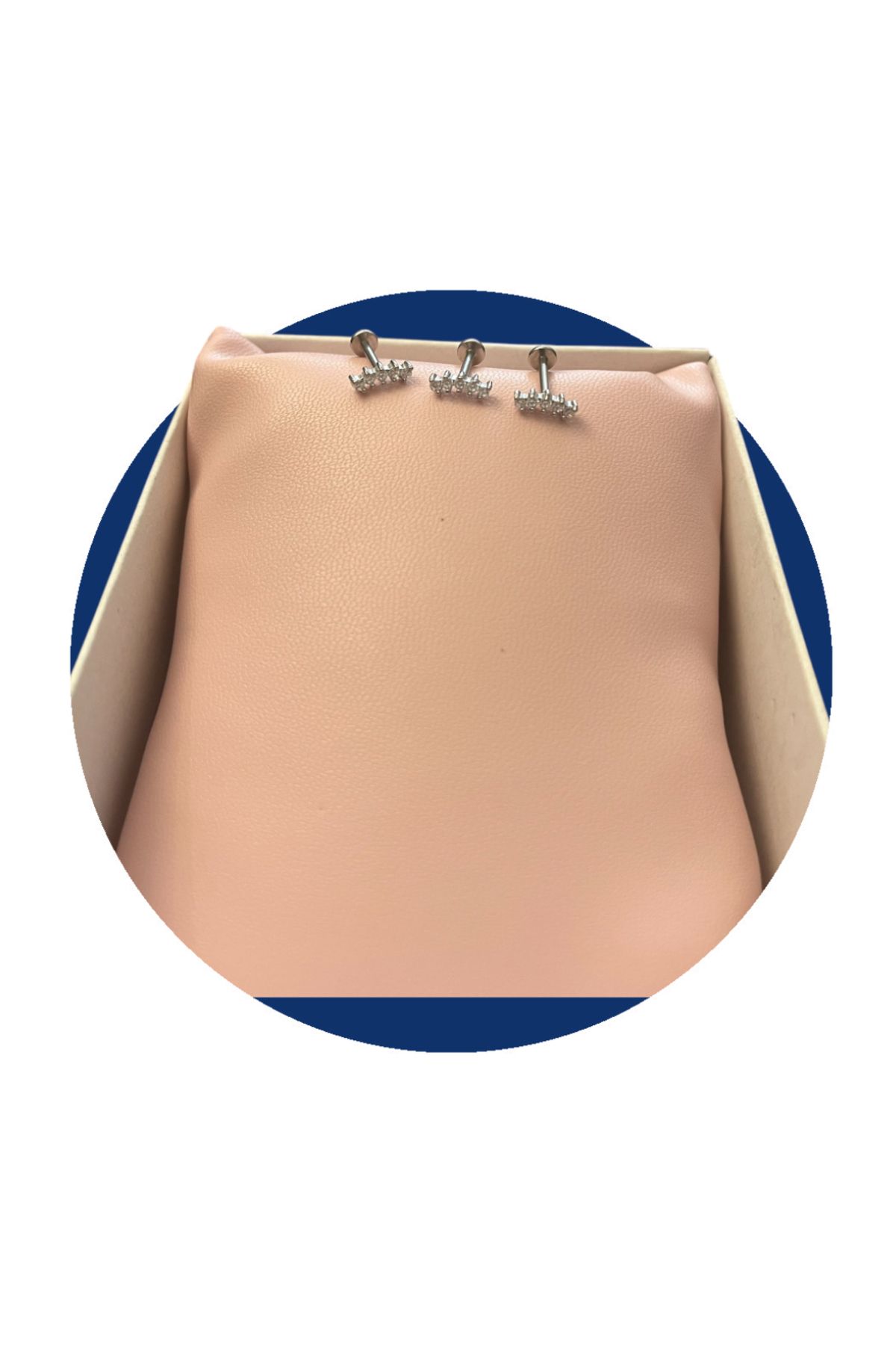 Ebru Çelik taşlı zarif Tragus Piercing (1adet)