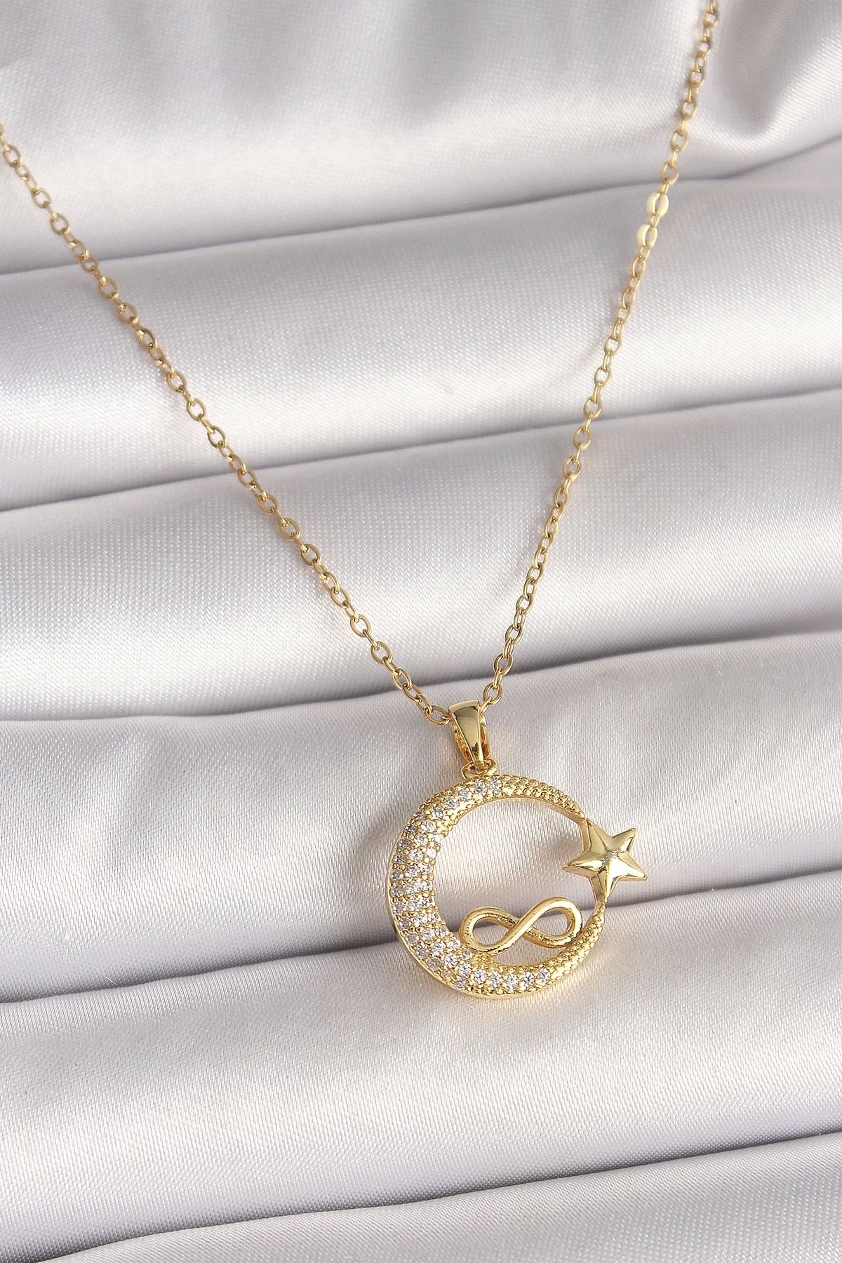 Clariss 316L Çelik Gold Renk Zincir Zirkon Taşlı Ay Yıldız Model Sonsuzluk Detay Kadın Kolye