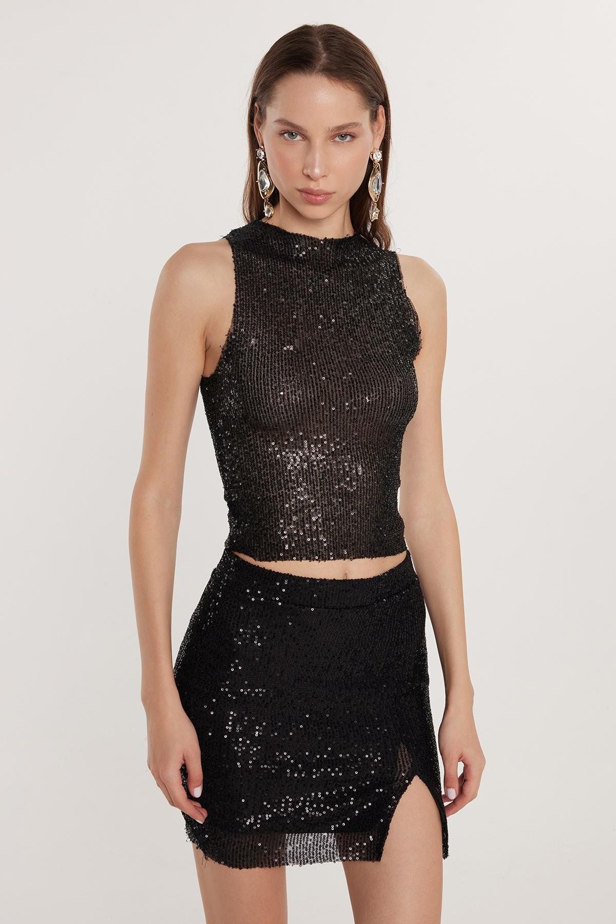 Tudors Kadın Slim Fit Dar Kesim Sıfır Kol Payetli Halter Yaka Siyah Bluz