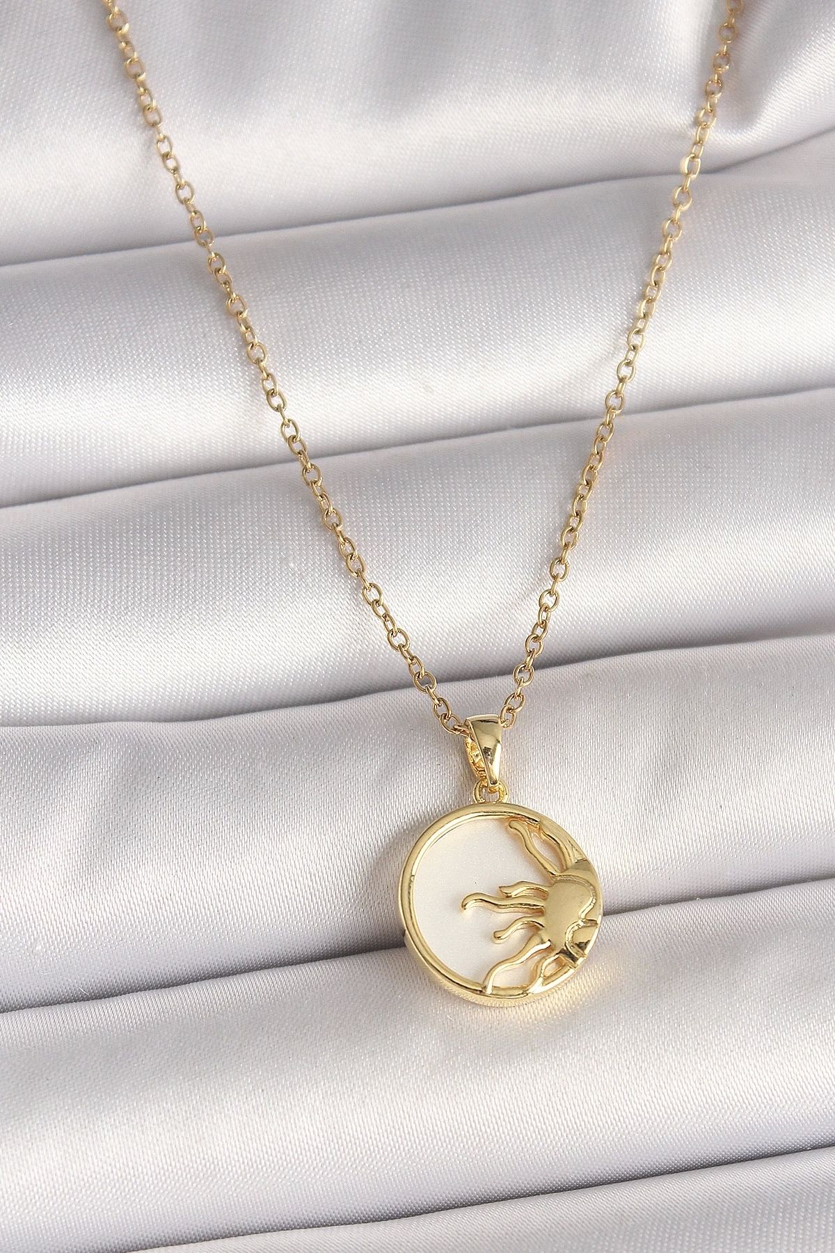 Clariss 316L Çelik Gold Renk Zincir Beyaz Mineli Gün Batımı Model Kadın Kolye