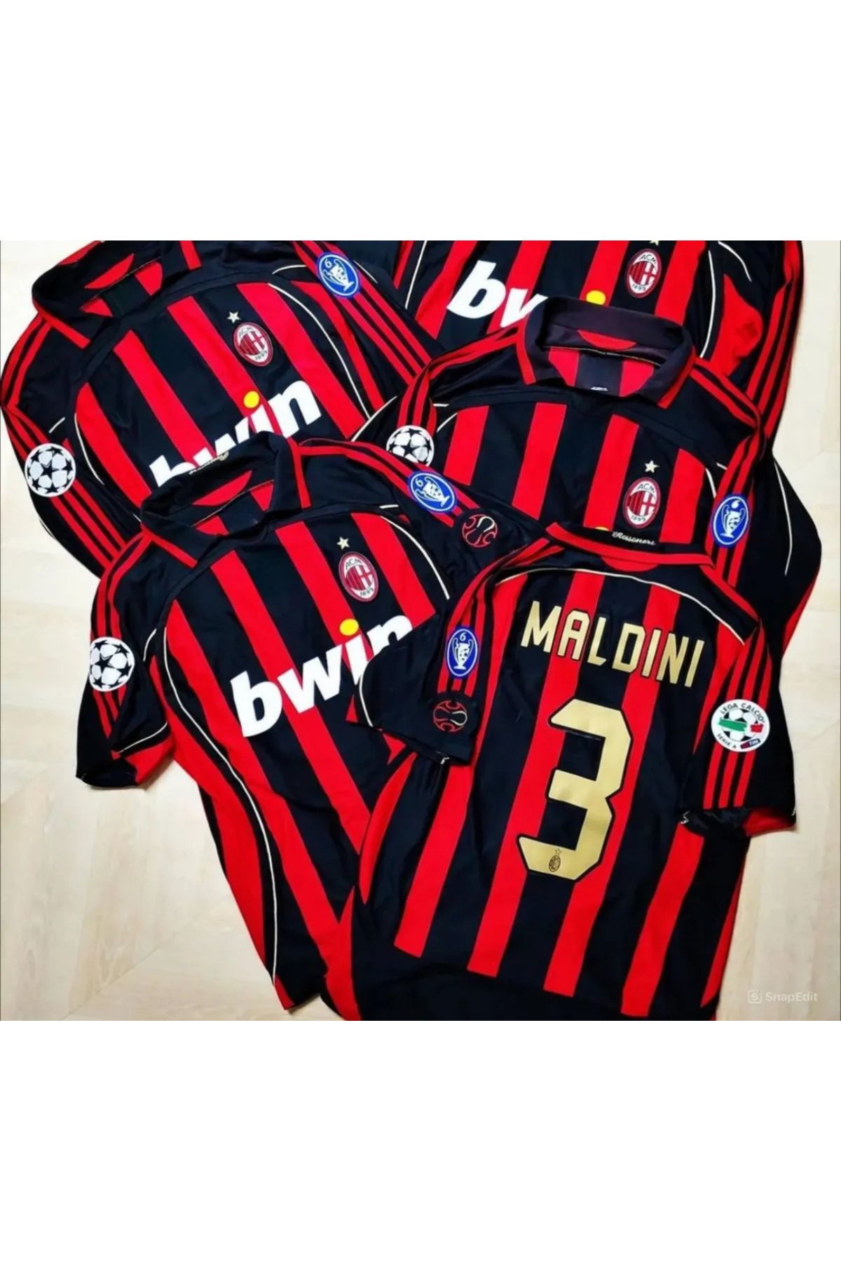Mzone EFSANE MİLAN NOSTALJI MALDINI YETİŞKİN FORMASI SIYAH YAKALI YETİŞKİN FORMASI