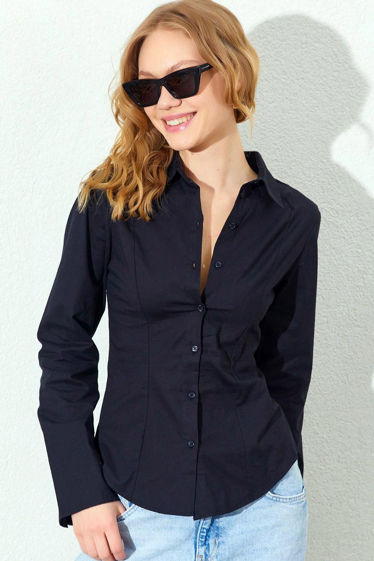 CoolLook Bel Oturtmalı Fit Kesim Uzun Kolu Kollu İspanyol Düğmeli Yakalı Günlük Gömlek