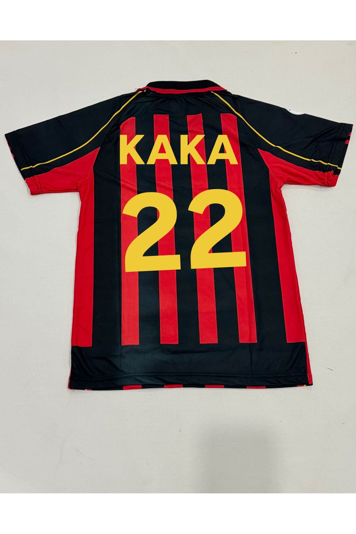 Mzone EFSANE MİLAN NOSTALJI KAKA YETİŞKİN FORMASI SIYAH YAKALI YETİŞKİN FORMASI