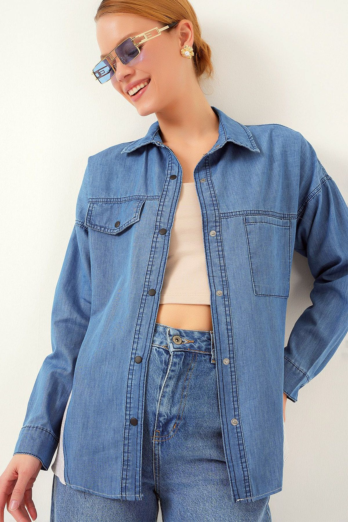 Ottawe Regular Fit Rahat Kalıp Yakalı Düğme Kapama Uzun Kollu Cepli Renk Bloklu Casual Denim Kot Gömlek