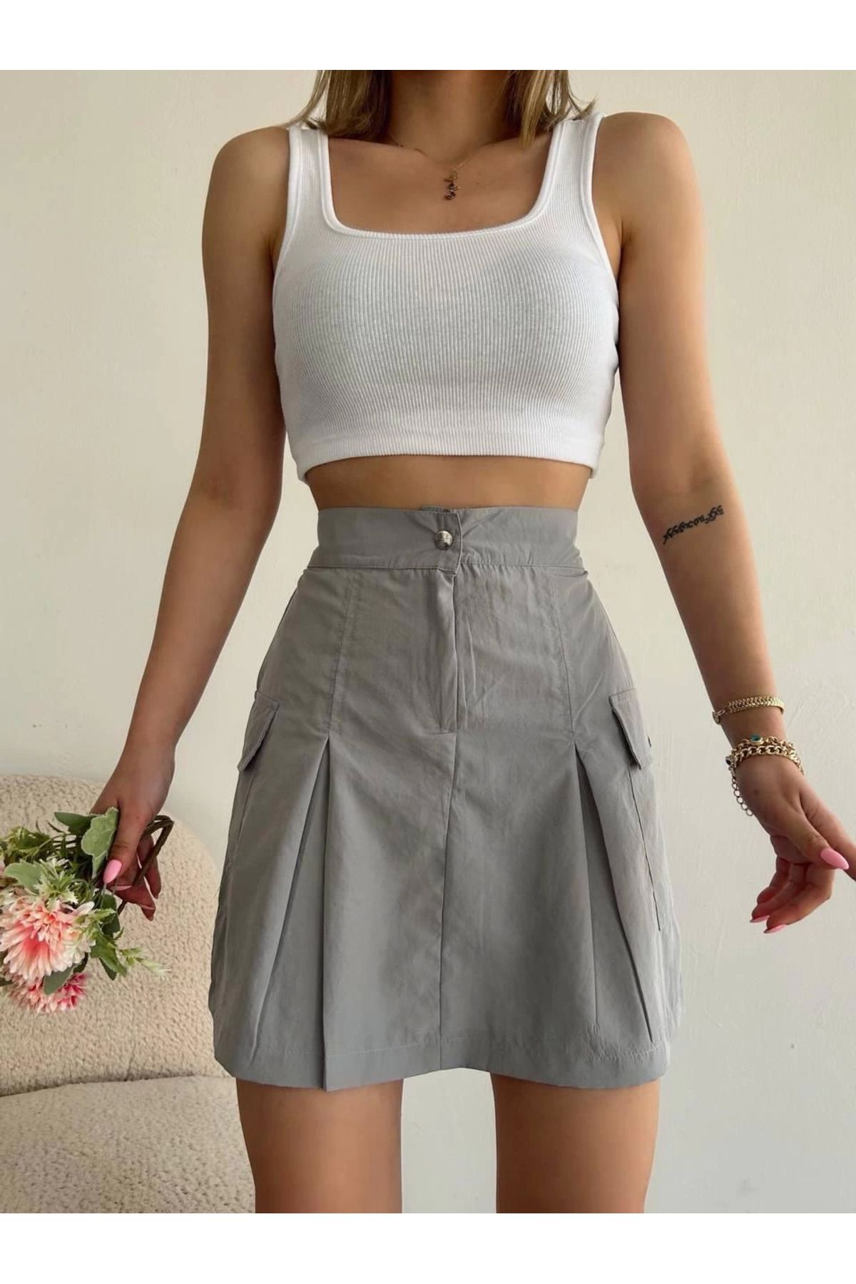 İntive Lingerie Gri Yanları Cepli Beli Arkadan Lastikli Spor Paraşüt Etek