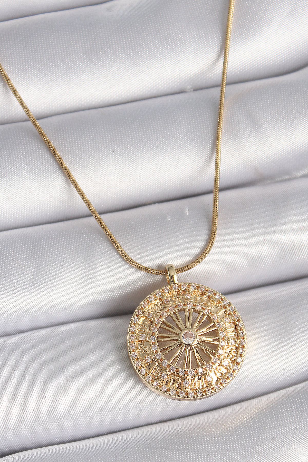 MMB Boutique 316L Çelik Gold Renk Zirkon Taşlı 12 Burç Madalyon Model Kadın Kolye