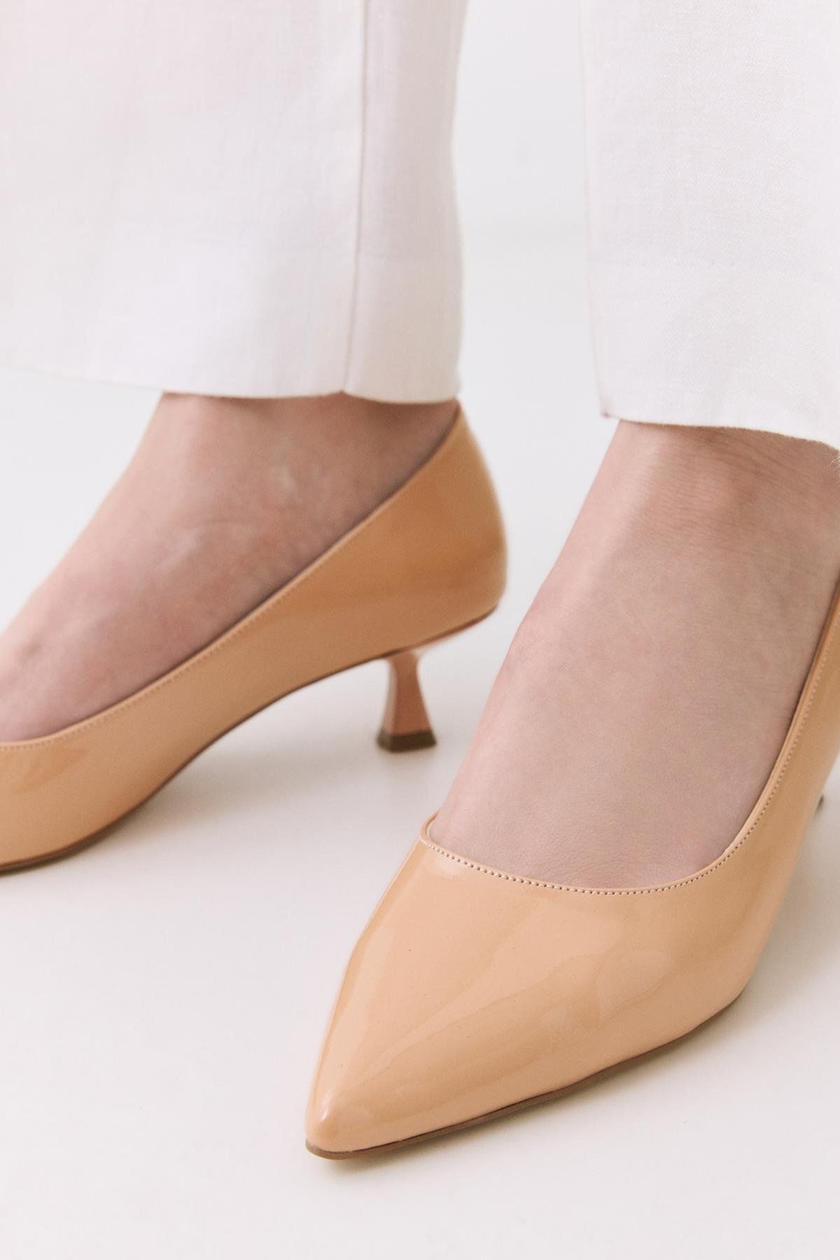 Yaya by Hotiç Kadın Rugan Bej Kısa Topuklu Stiletto