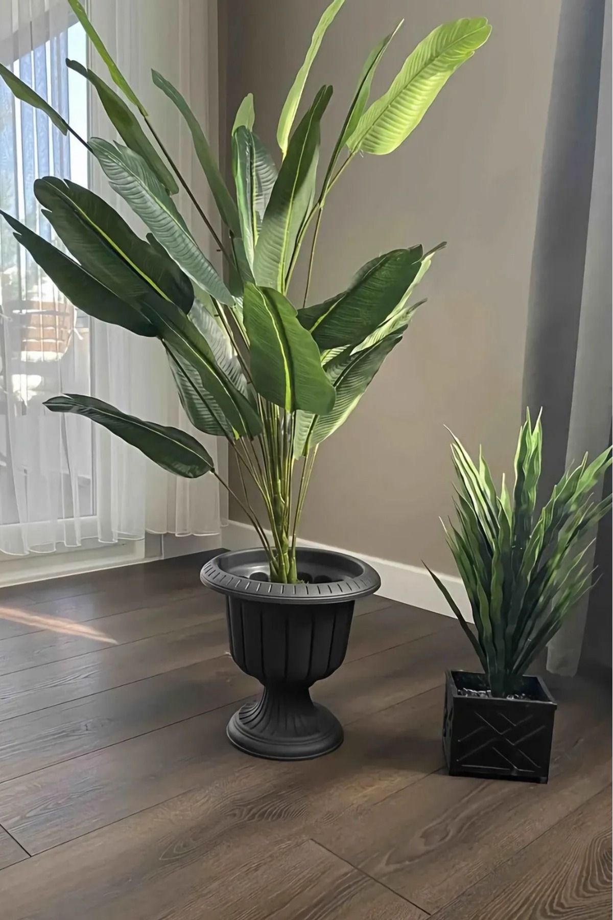 MF Botanik Serinova MİNİ Nergiz Saksı Siyah 3,4 Lt Ayaklı Plastik Bahçe Saksısı