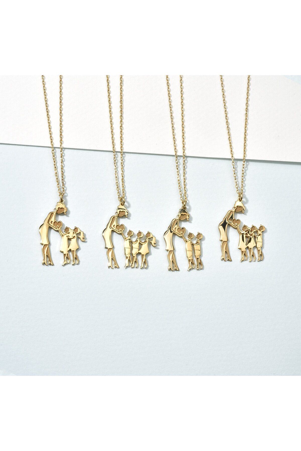 Nox Jewelry 14 Ayar Altın Kaplama Anne ve İki Kız Bir Erkek Çocuk Aile Aşk Gümüş Kolye - CN00446