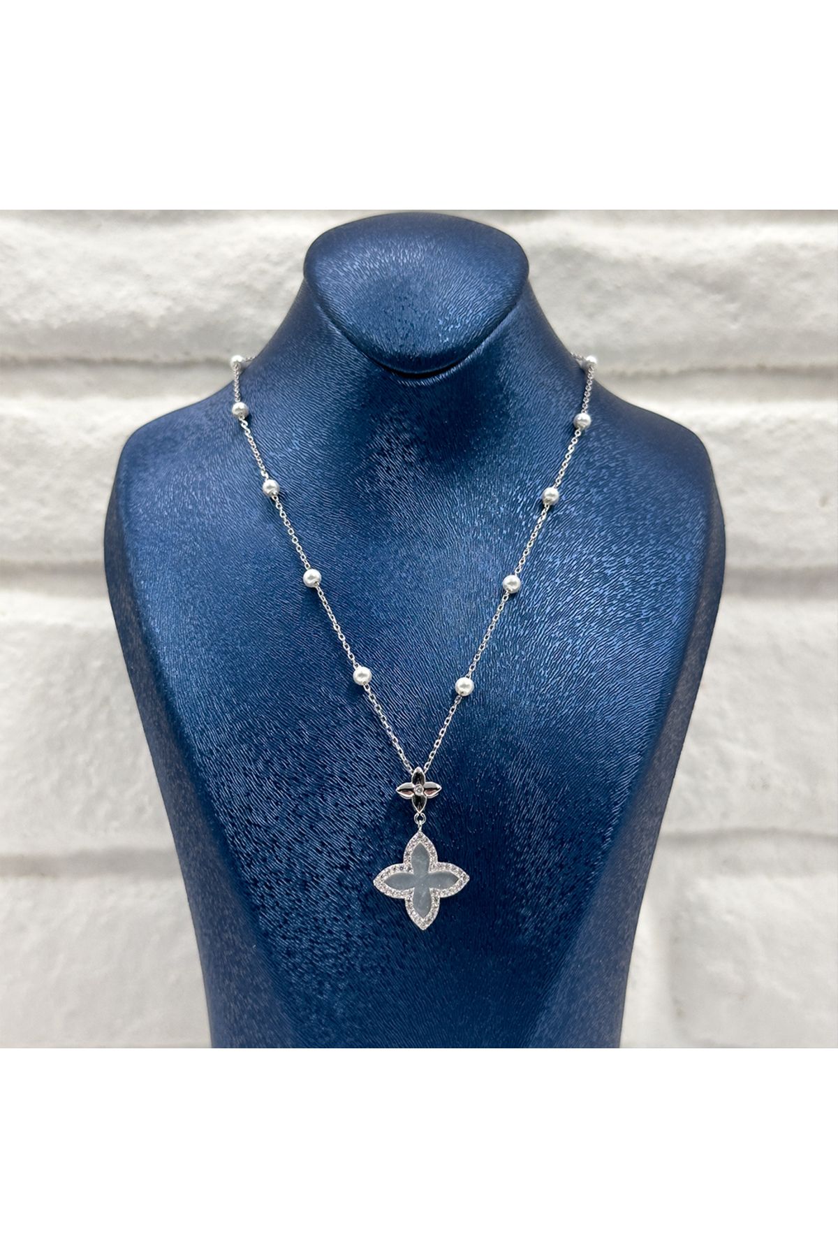 Livora Jewelry İnci Detaylı Özel Tasarım Gümüş Kolye