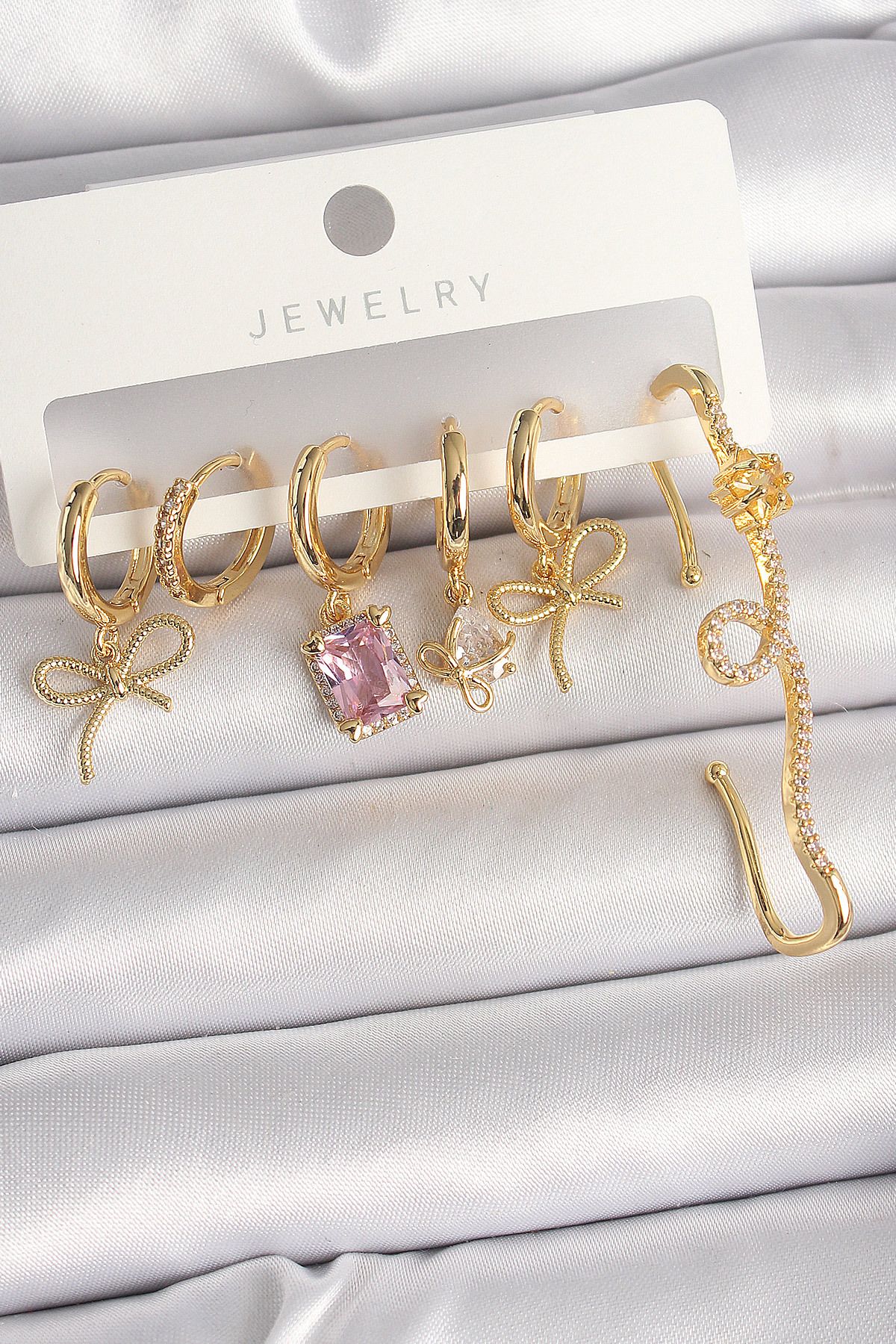 BZK ACCESSORİES Pirinç Gold Renk Sallantı Kurdele Model Pembe Kare Zirkon Taşlı Kadın Küpe Seti
