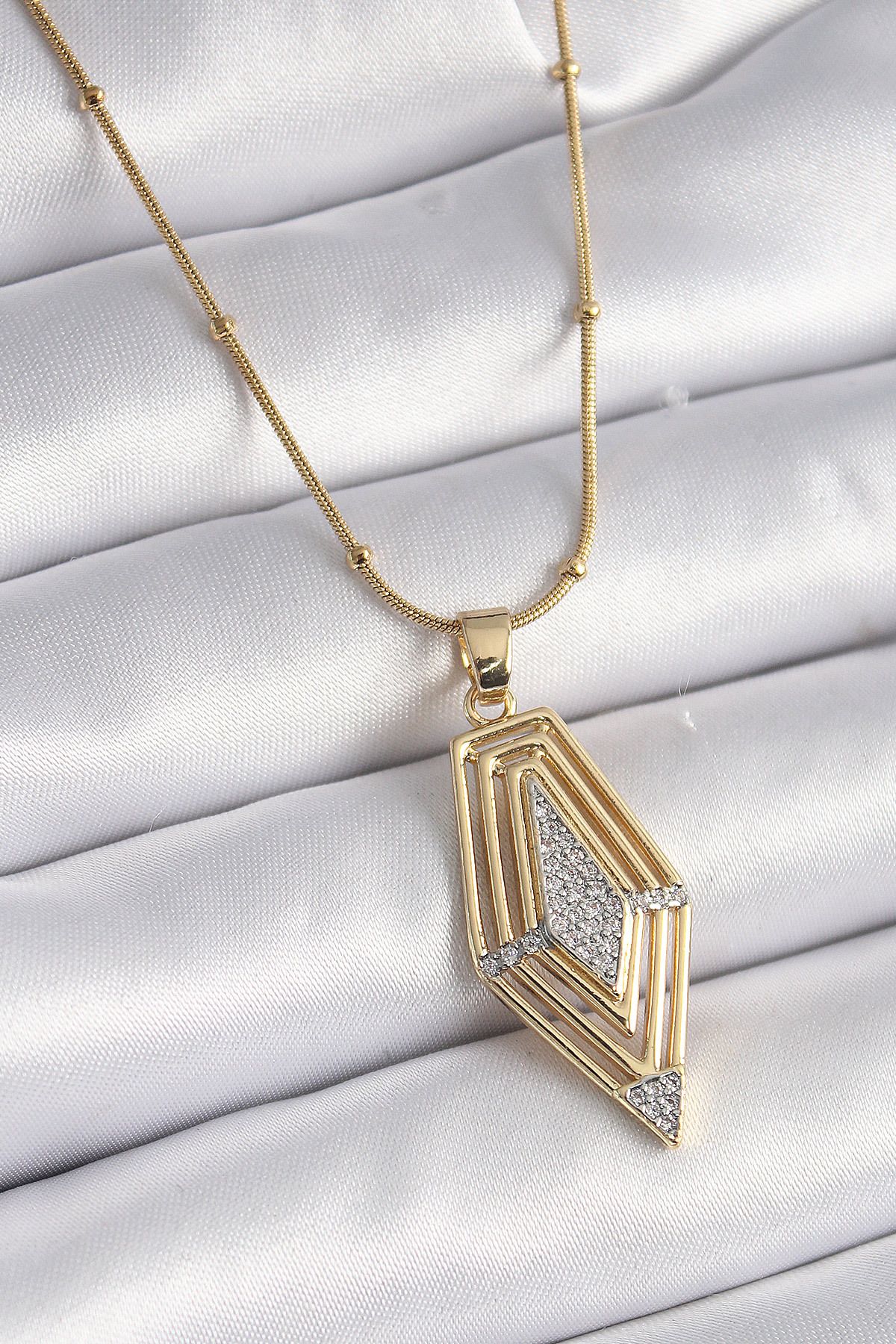 MMB Boutique 316L Çelik Gold Renk Zirkon Taşlı Vintage Model Kadın Kolye